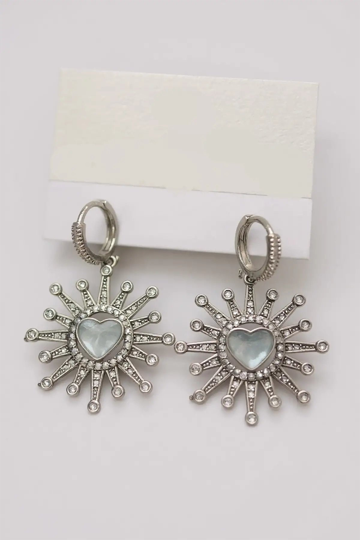 Gümüş Renk Kalp Figürlü Küpe (Çift)