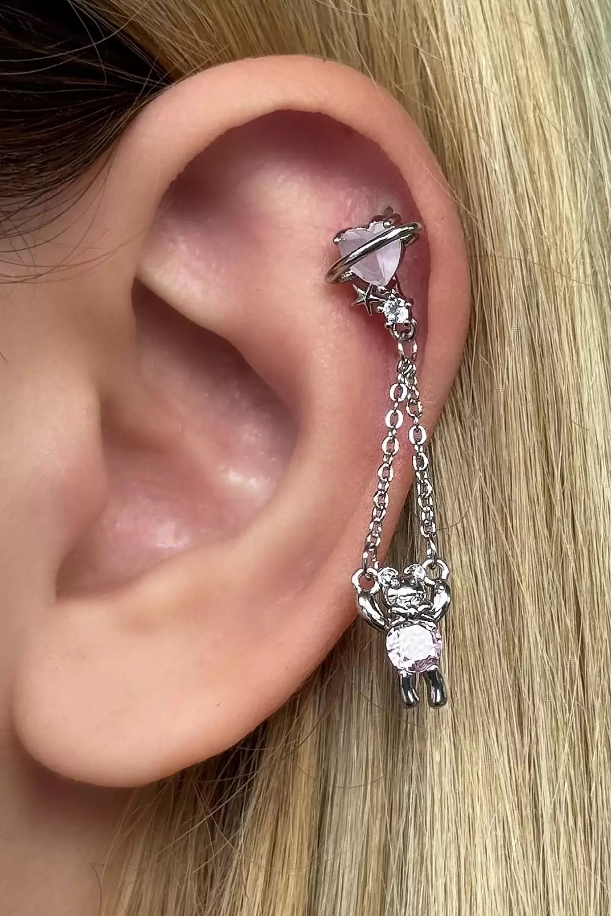 Gümüş Renk Kalp Figürlü Taş Detaylı Çelik Tragus/Kıkırdak Küpe/Piercing