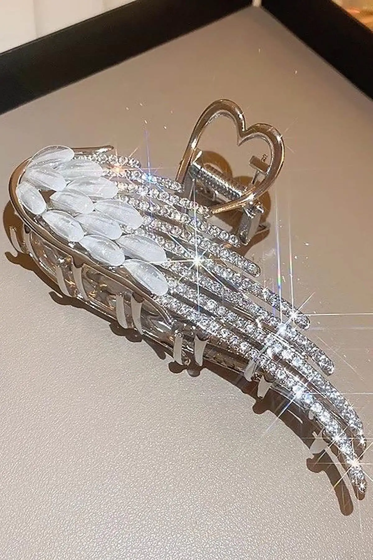 Gümüş Renk Kanat Figürlü Metal Mandal Toka