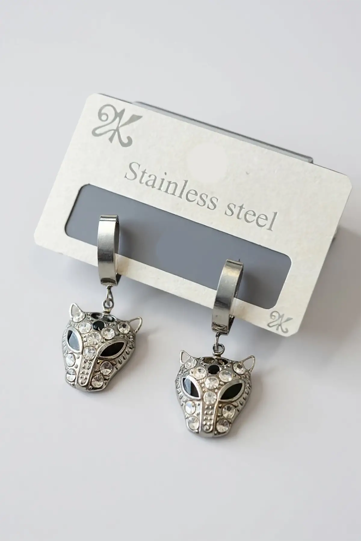 Gümüş Renk Kaplan Figürlü Taş Detaylı Çelik Küpe (Çift)