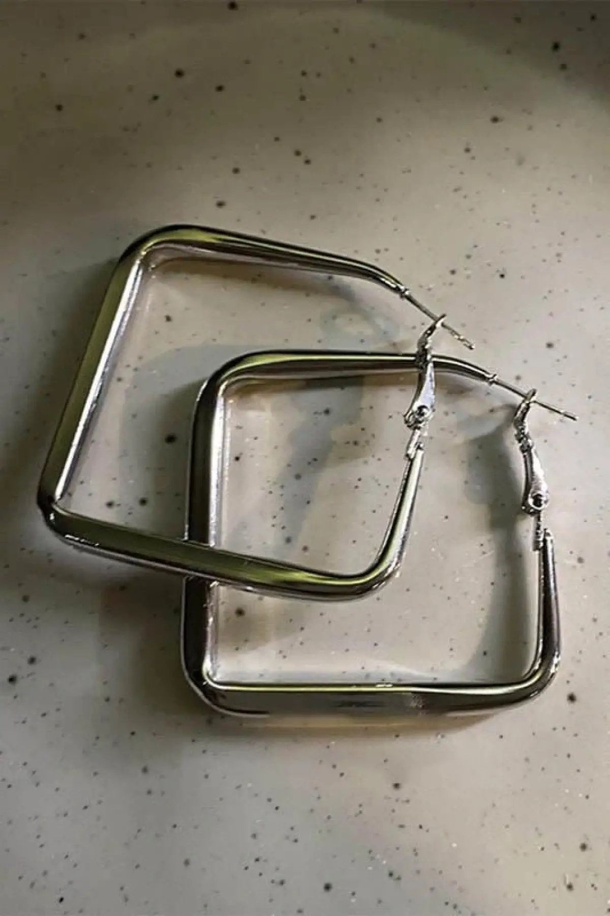 Gümüş Renk Kare Küpe (Çift)