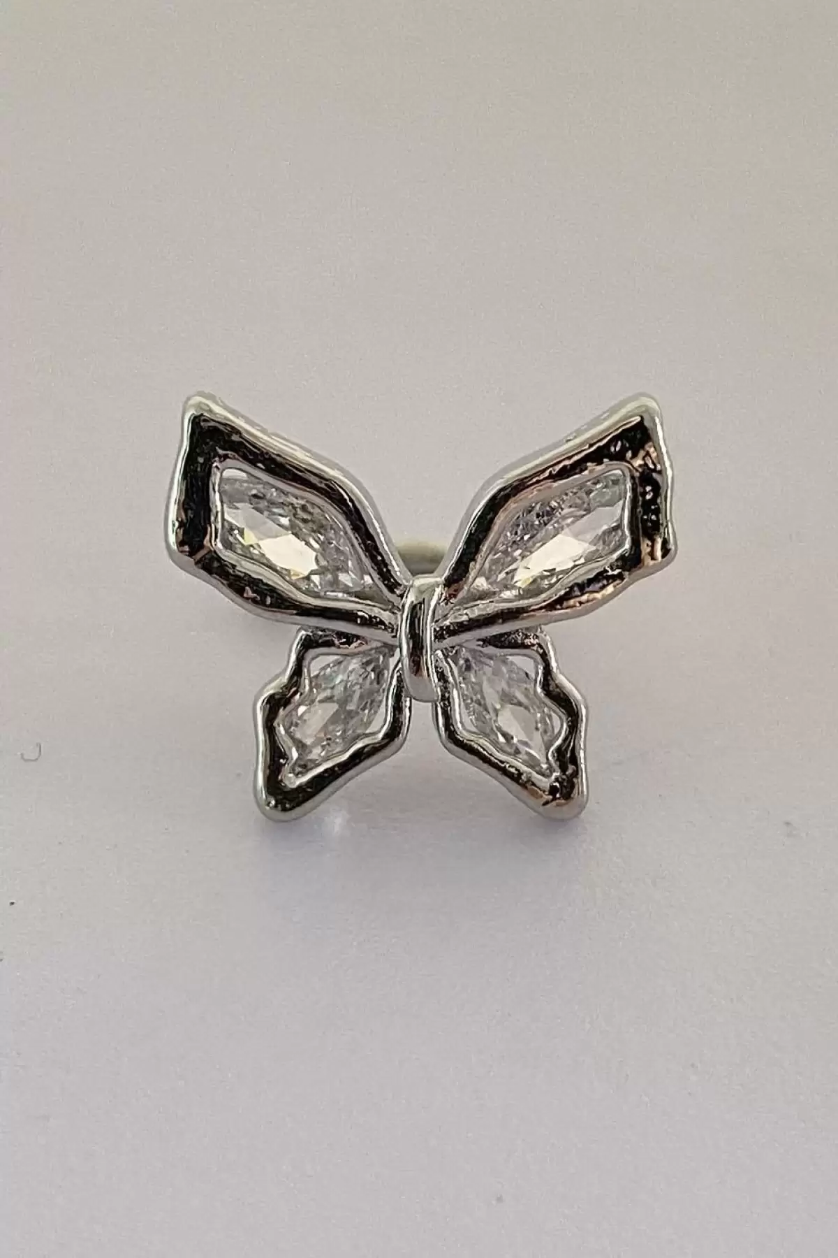 Gümüş Renk Kelebek Detaylı Ear Cuff Küpe (Tek)