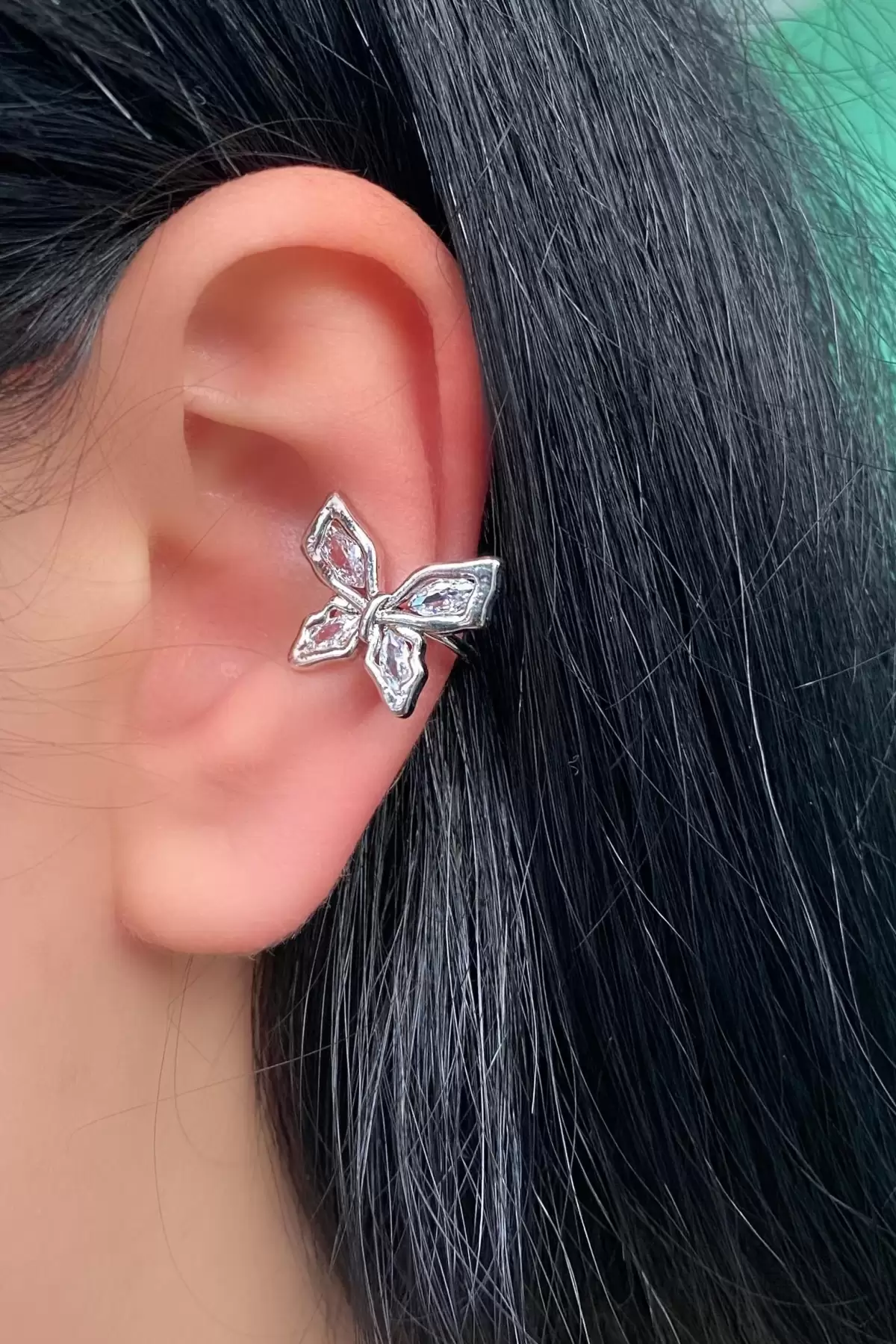 Gümüş Renk Kelebek Detaylı Ear Cuff Küpe (Tek)