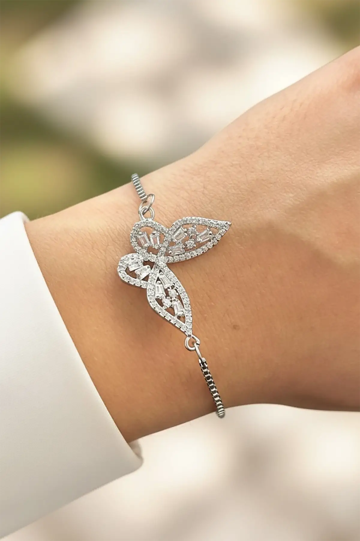 Gümüş Renk Kelebek Figürlü Çelik Bileklik
