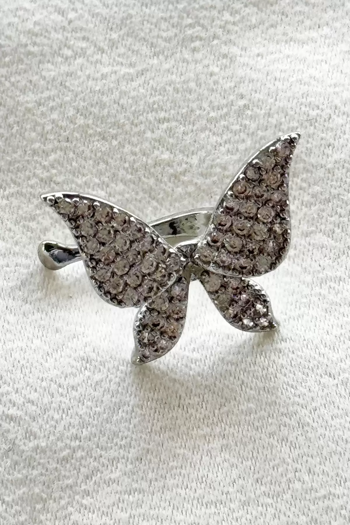Gümüş Renk Kelebek Figürlü Taşlı Ear Cuff