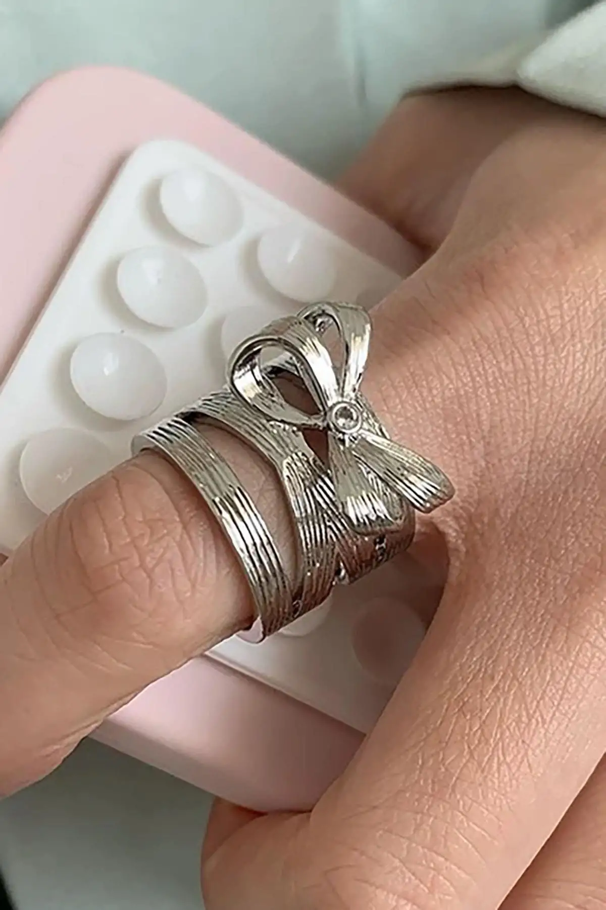 Gümüş Renk Kurdele Figürlü Ayarlanabilir Çelik Yüzük