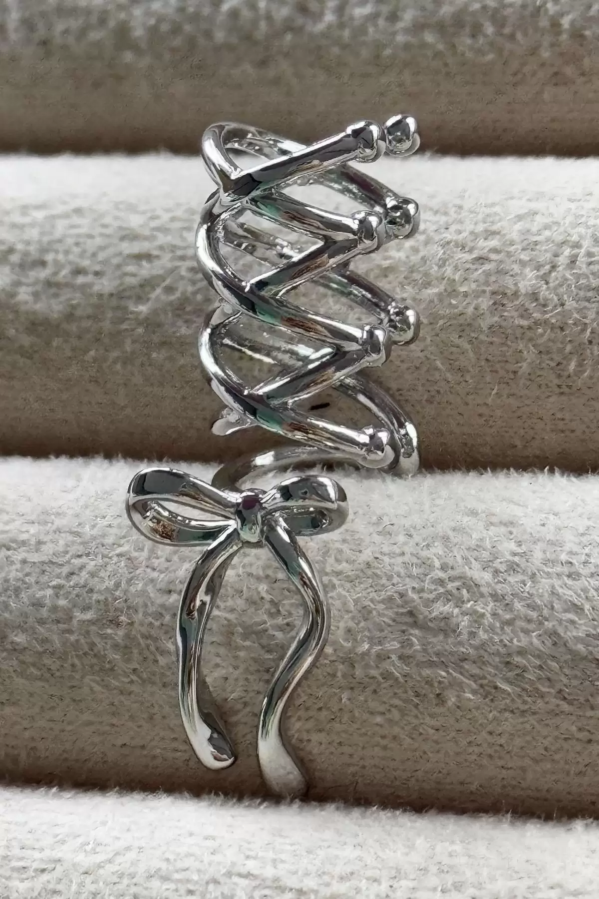 Gümüş Renk Kurdele Figürlü Ear Cuff Küpe (Tek)