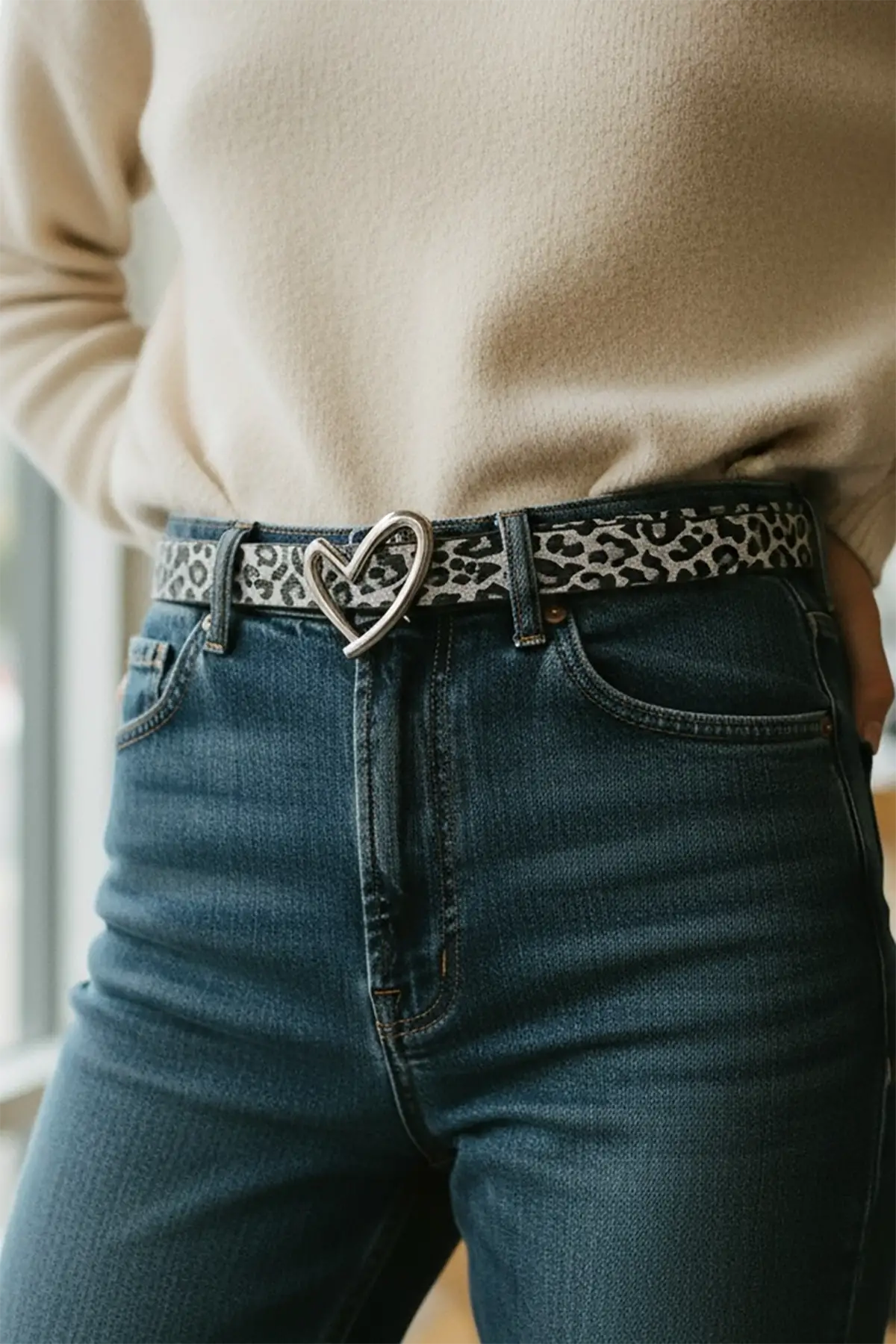 Gümüş Renk Leopar Desenli Kadın Deri Kemer