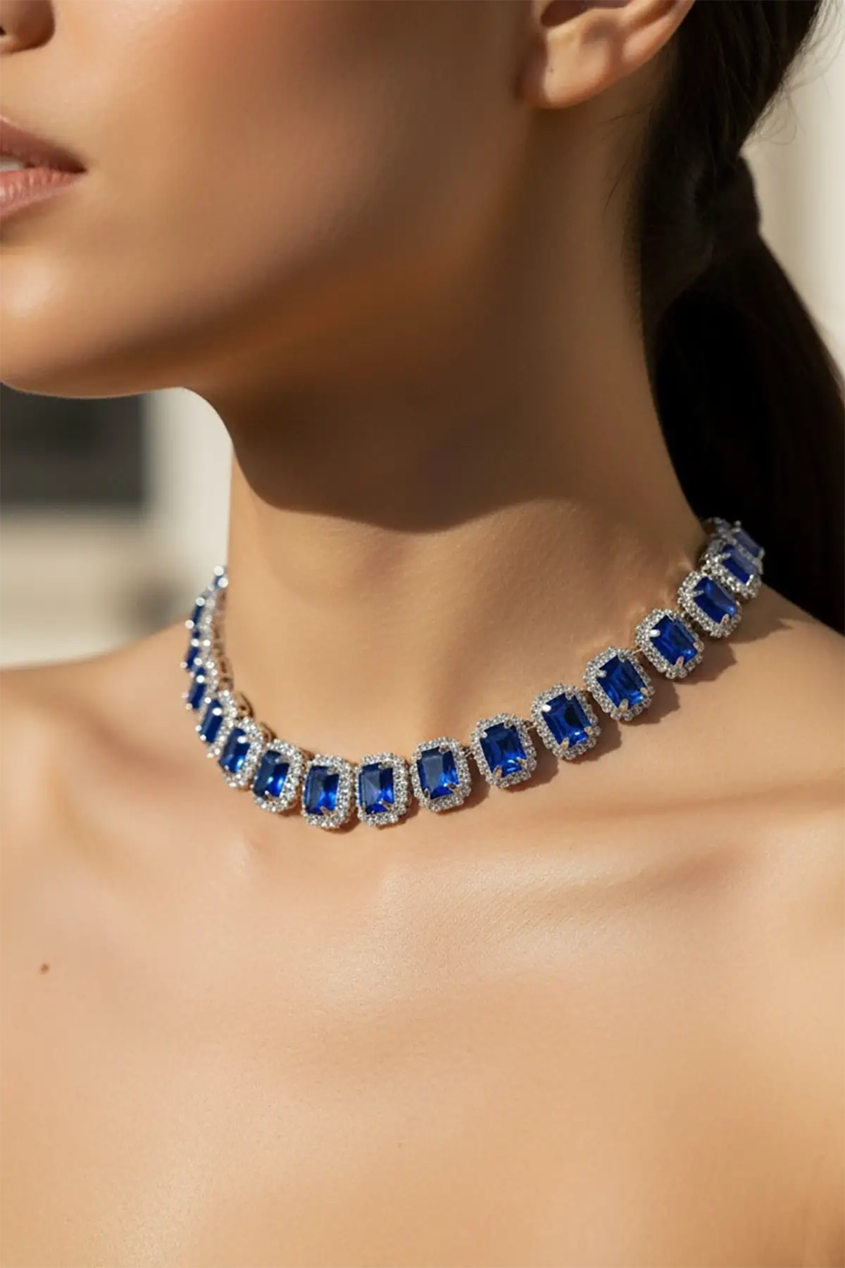 Gümüş Renk Mavi Taş Detaylı Tasarım Abiye Kolye