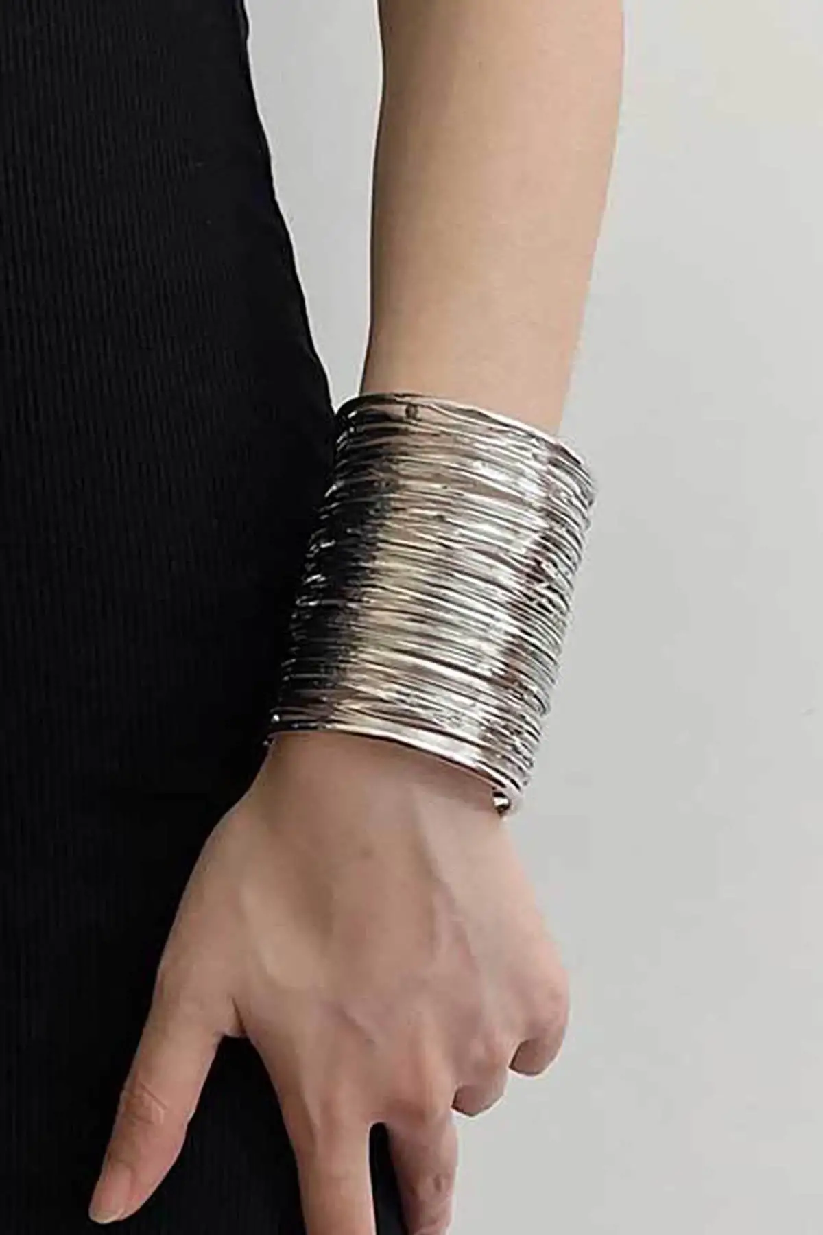 Gümüş Renk Metal Kelepçe Bileklik