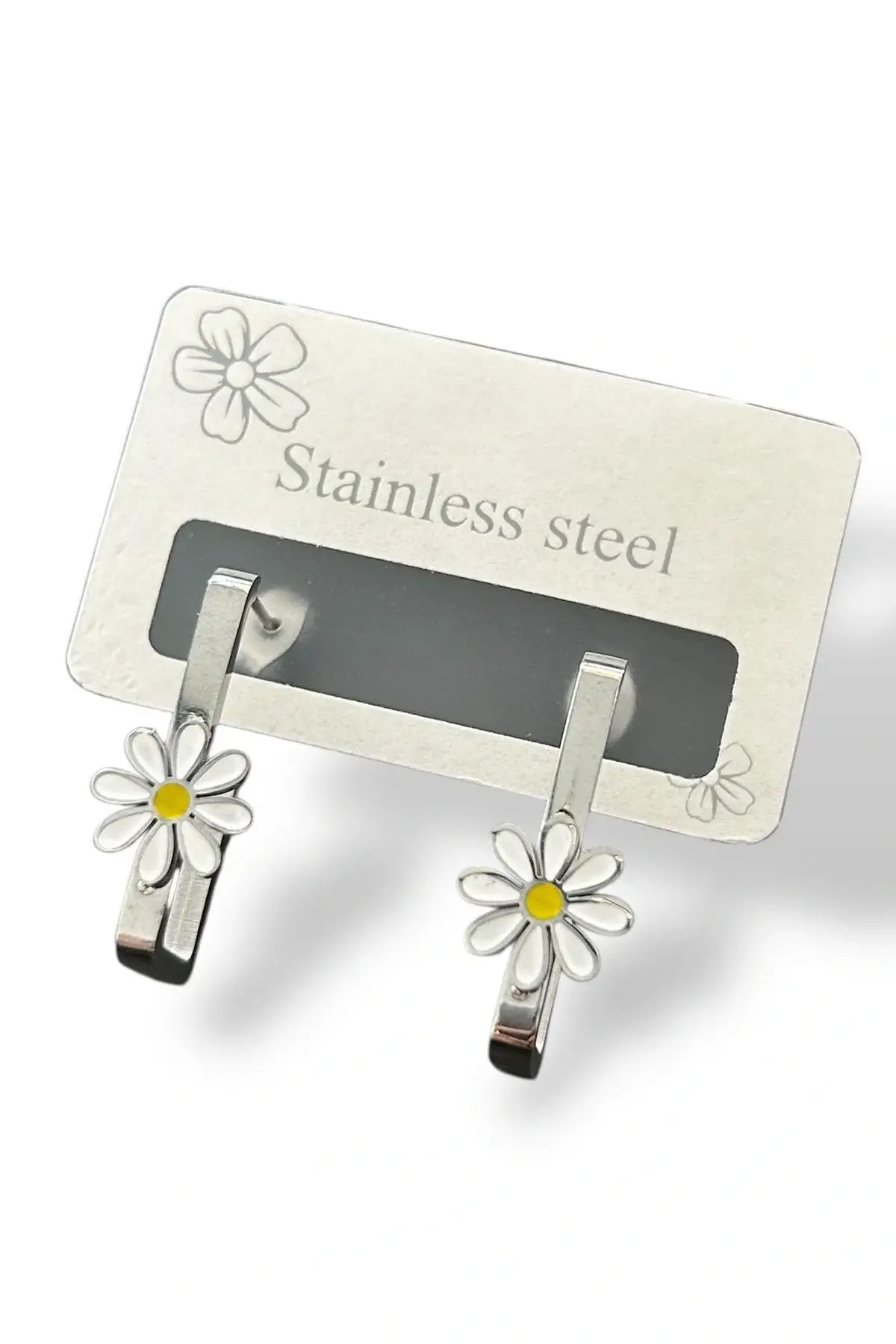 Gümüş Renk Papatya Figürlü Çelik Küpe (Çift)