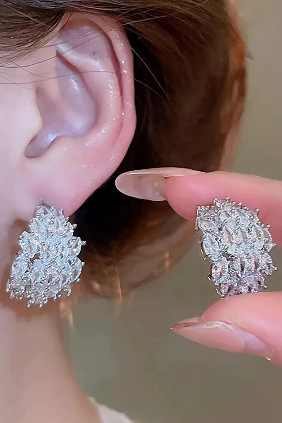 Gümüş Renk Taş Detaylı 14K Altın Kaplama Küpe (Çift)