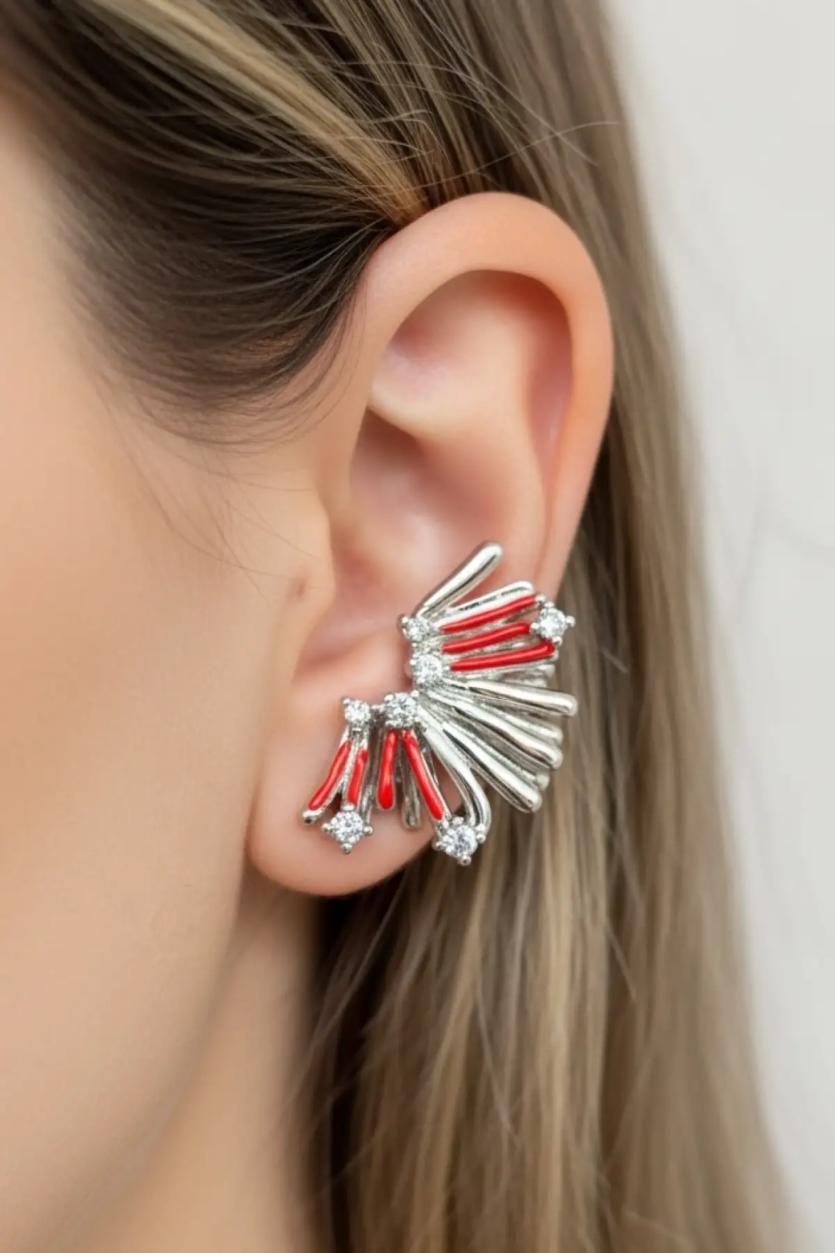 Gümüş Renk Taş Detaylı 14K Altın Kaplama TX Ear Cuff (Tek)