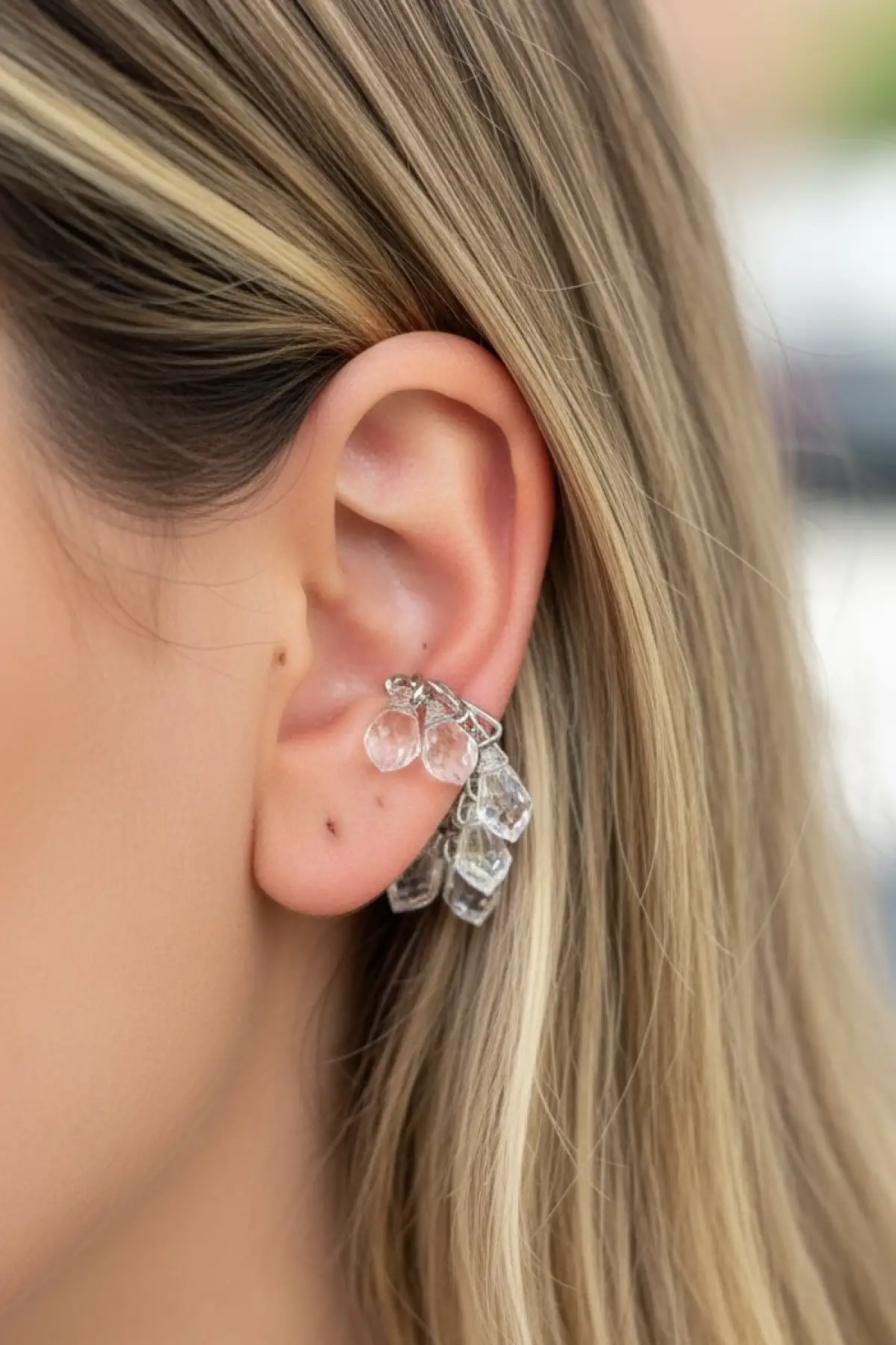 Gümüş Renk Taş Detaylı 14K Altın Kaplama TX Ear Cuff (Tek)