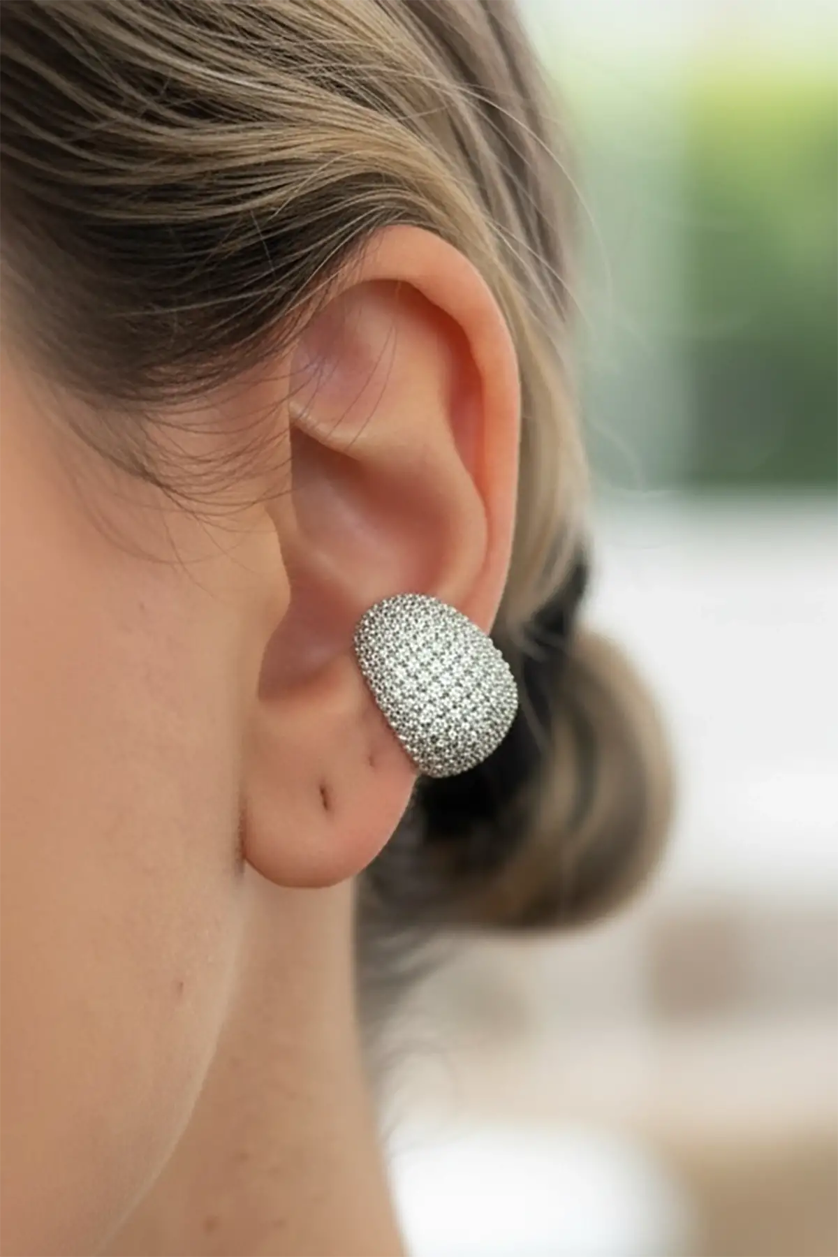 Gümüş Renk Taş Detaylı 14K Altın Kaplama TX Ear Cuff (Tek)