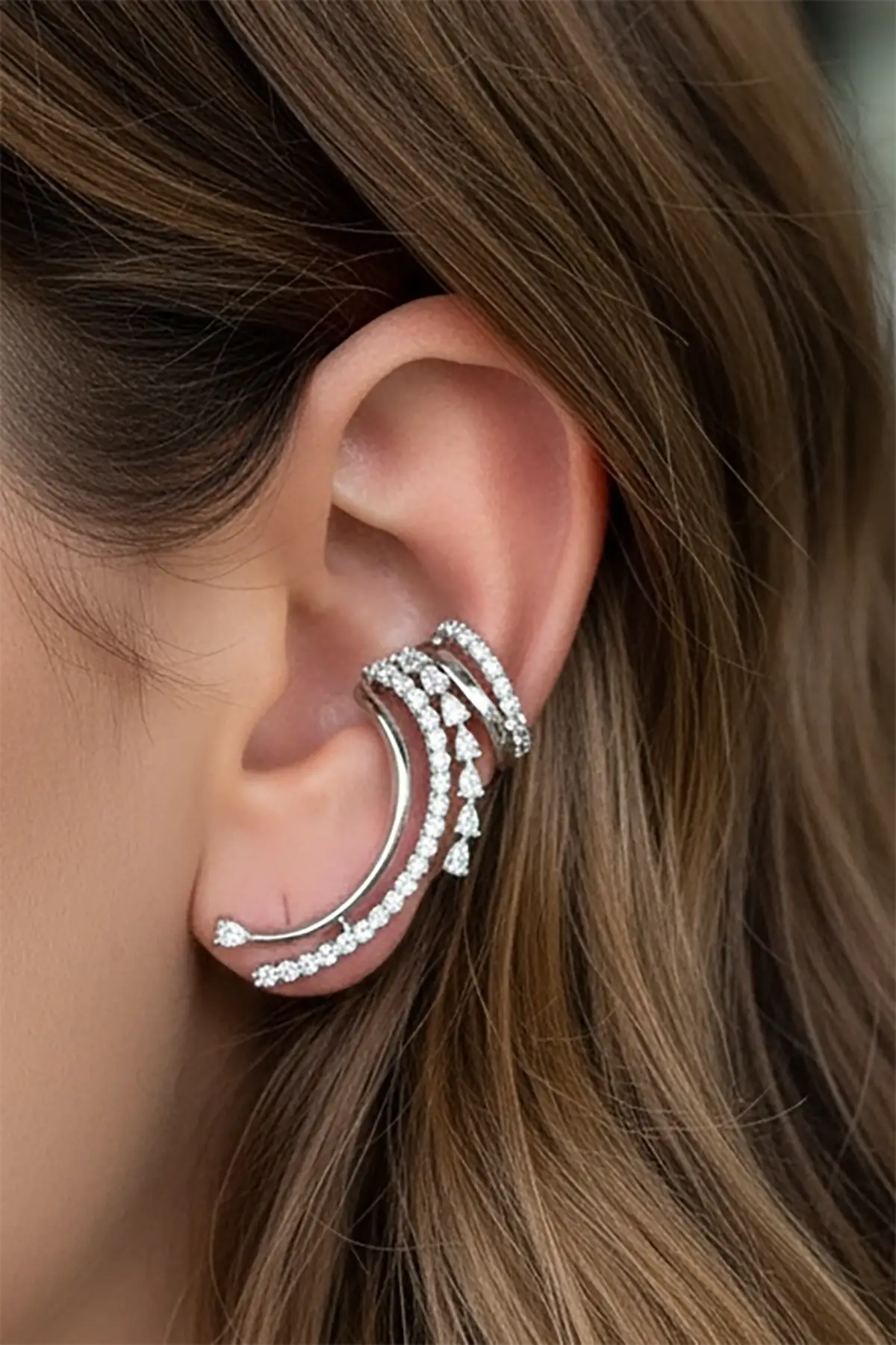 Gümüş Renk Taş Detaylı 14K Altın Kaplama TX Ear Cuff (Tek)