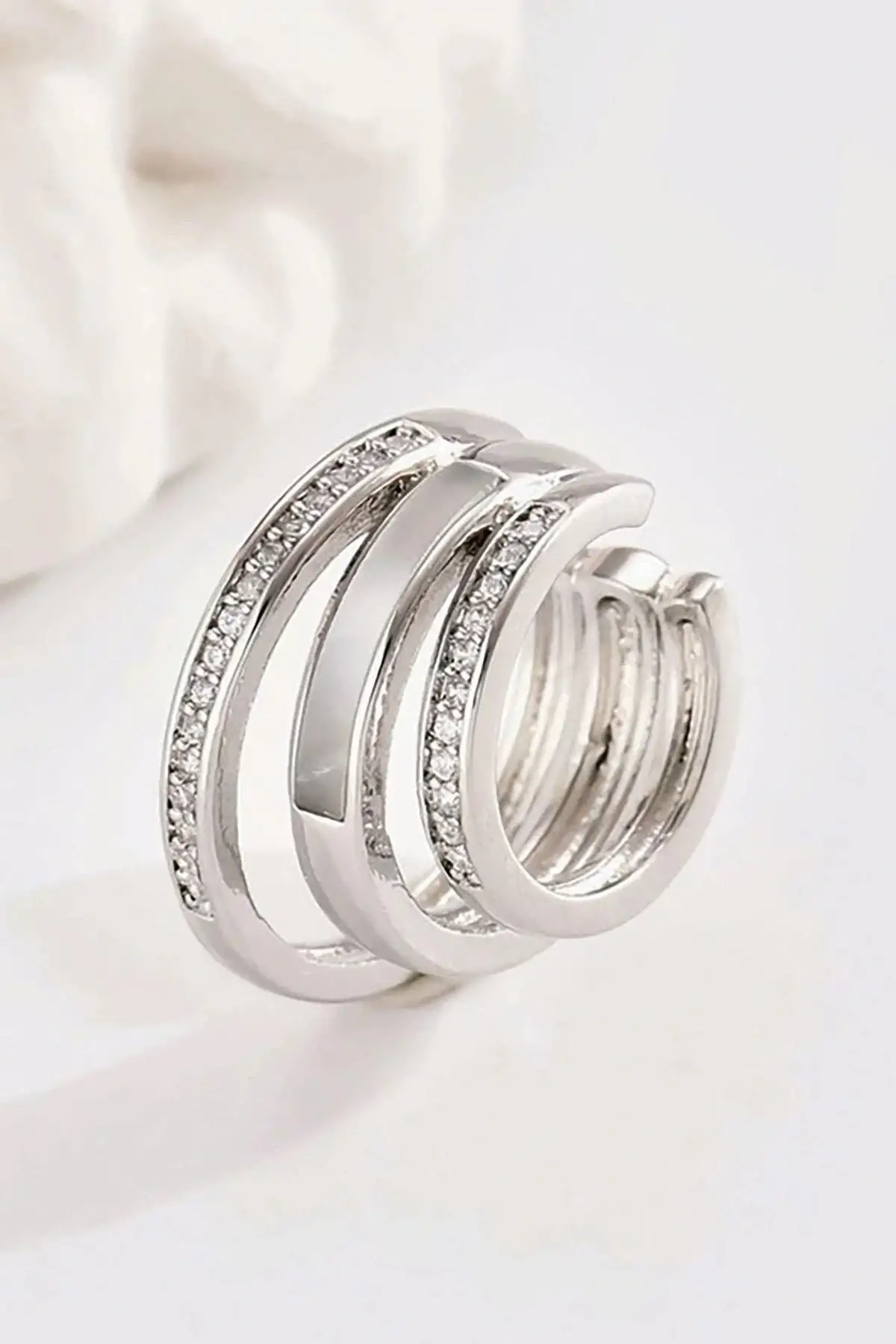 Gümüş Renk Taş Detaylı 14K Altın Kaplama TX Ear Cuff (Tek)