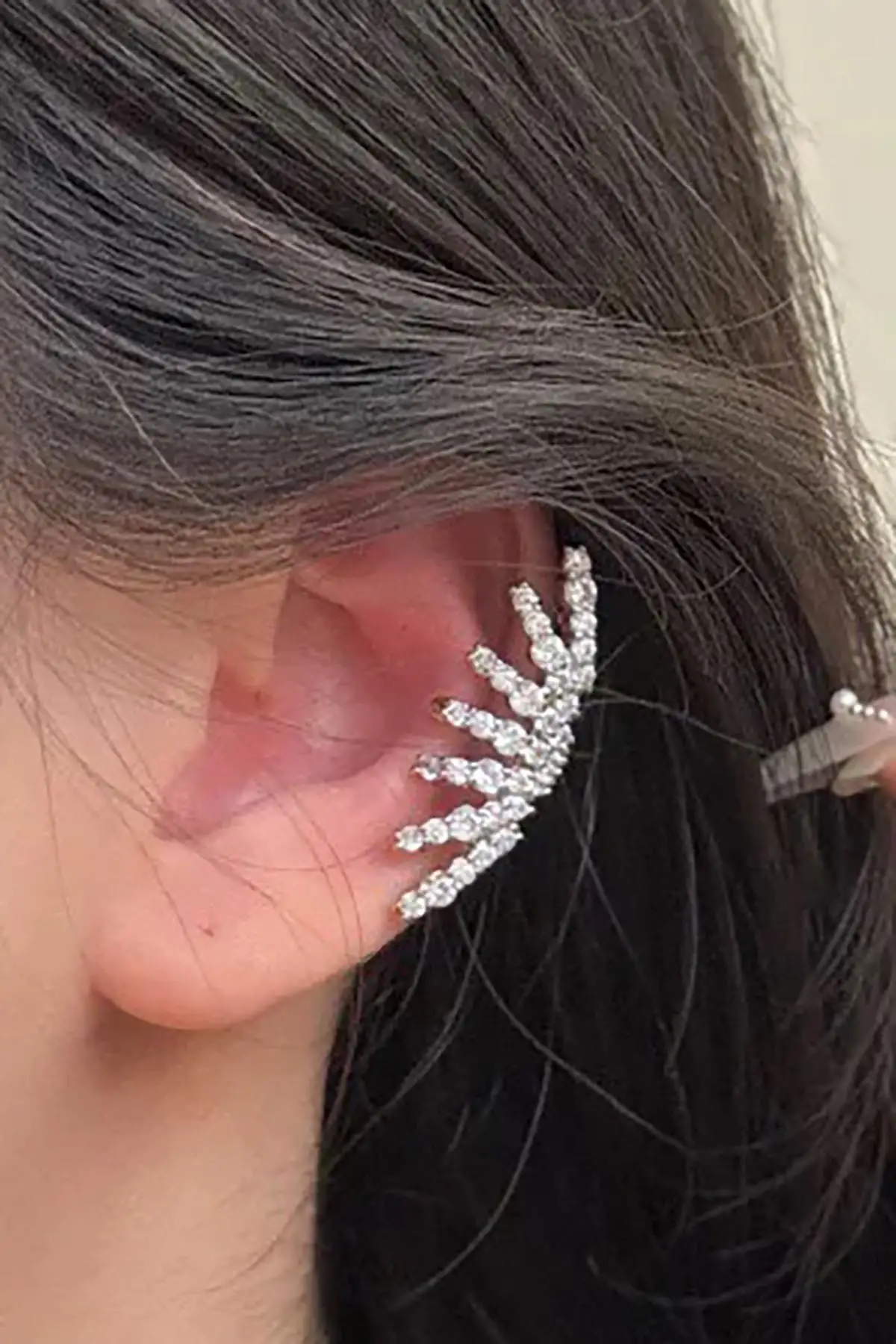 Gümüş Renk Taş Detaylı 14K Altın Kaplama TX Ear Cuff (Tek)