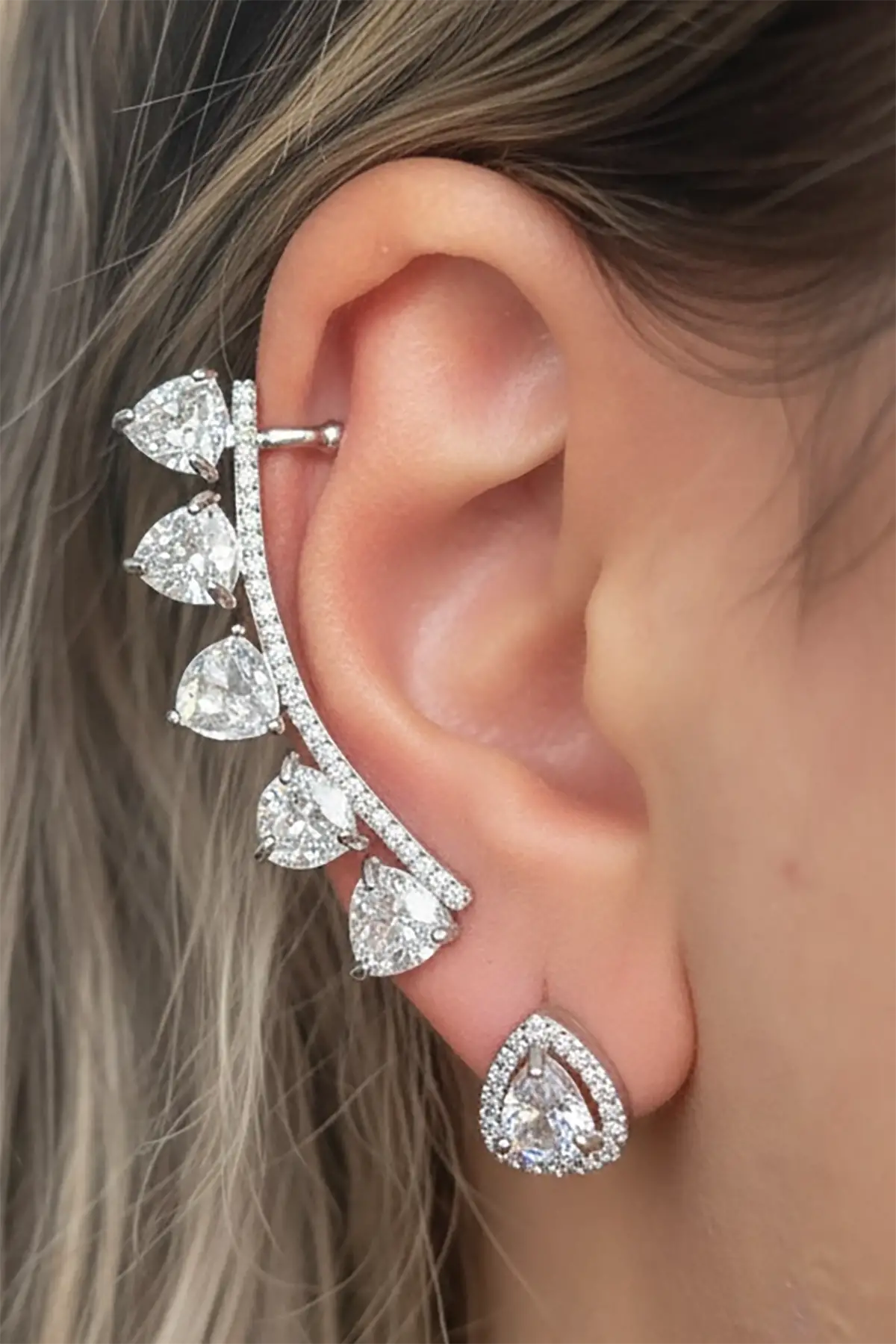 Gümüş Renk Taş Detaylı 14K Altın Kaplama TX Ear Cuff Ve Küpe Set (Tek)