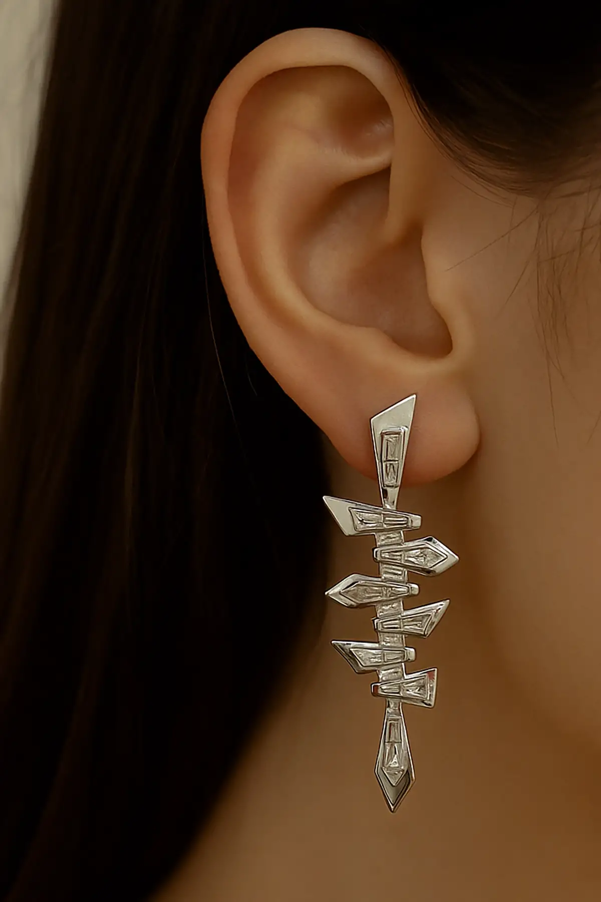 Gümüş Renk Taş Detaylı 14K Altın Kaplama TX Küpe (Çift)