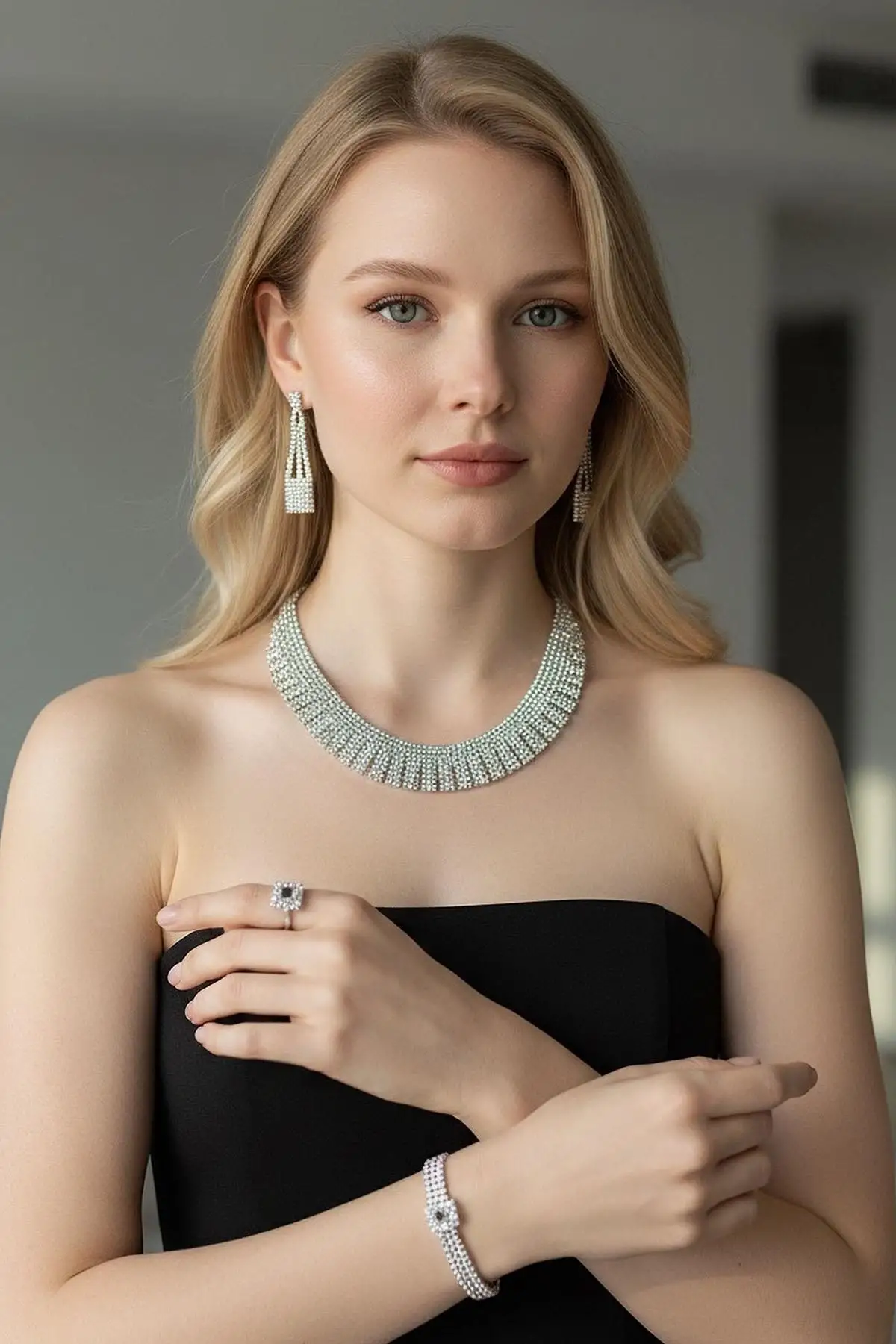 Gümüş Renk Taş Detaylı 4lü Abiye Set