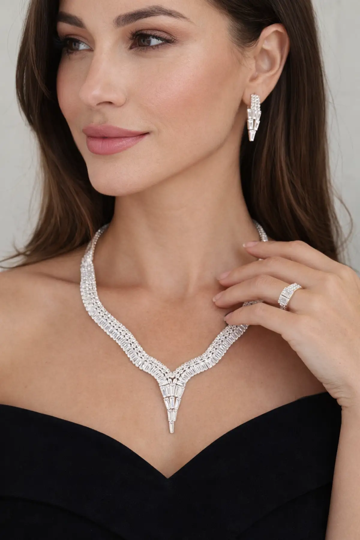 Gümüş Renk Taş Detaylı 4lü Abiye Set