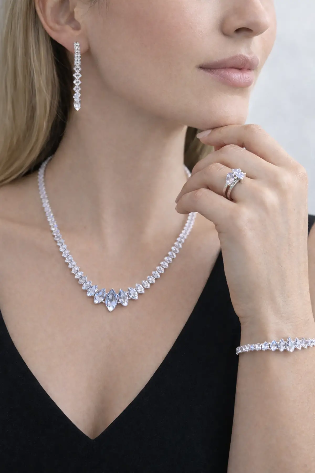 Gümüş Renk Taş Detaylı 4lü Abiye Set