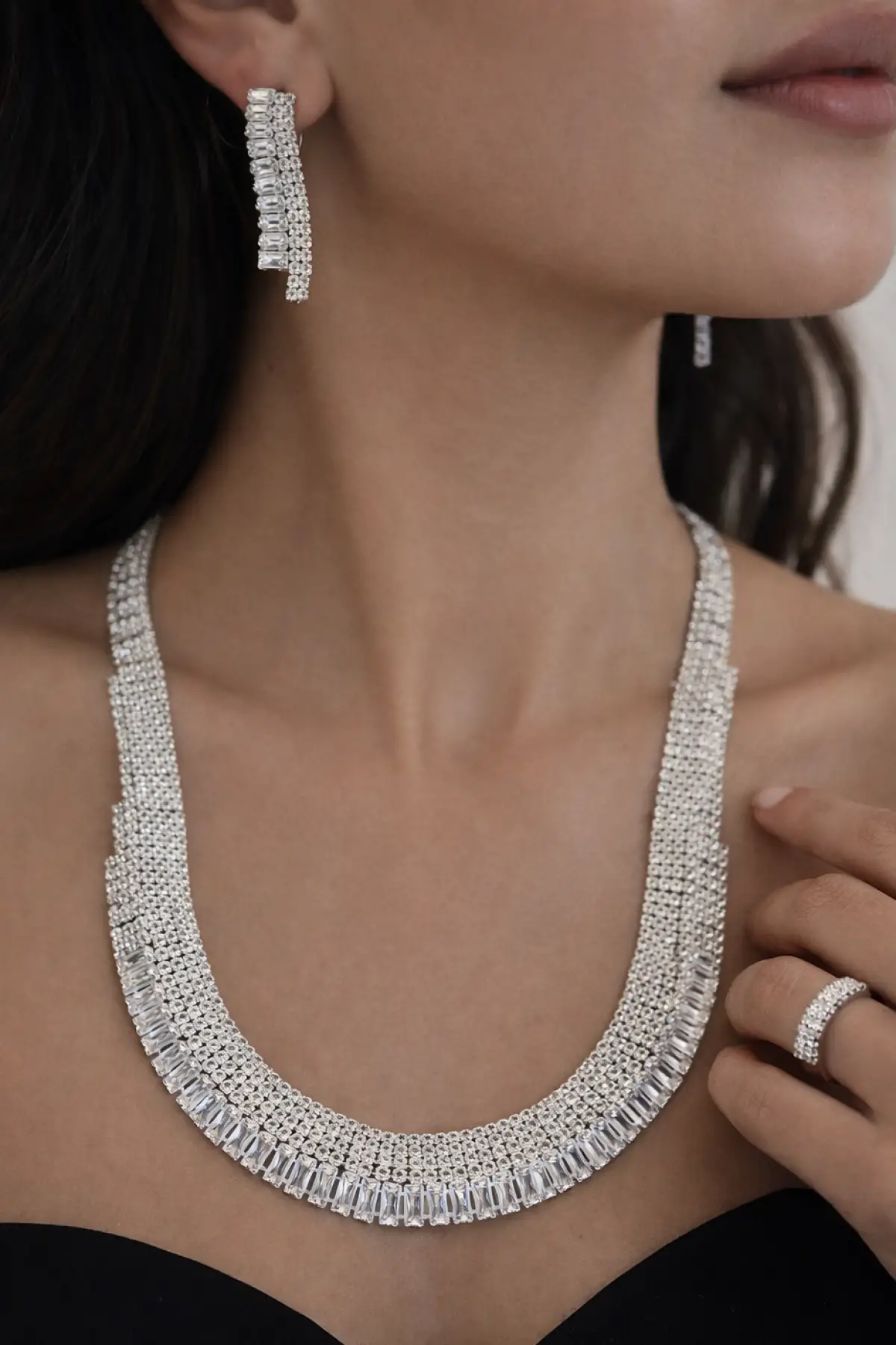 Gümüş Renk Taş Detaylı 4lü Abiye Set