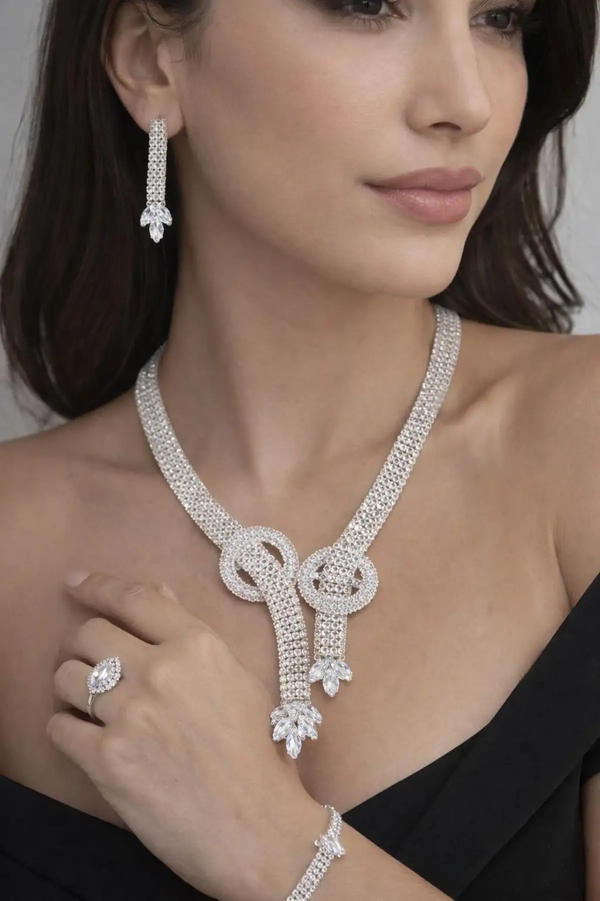 Gümüş Renk Taş Detaylı 4lü Abiye Set