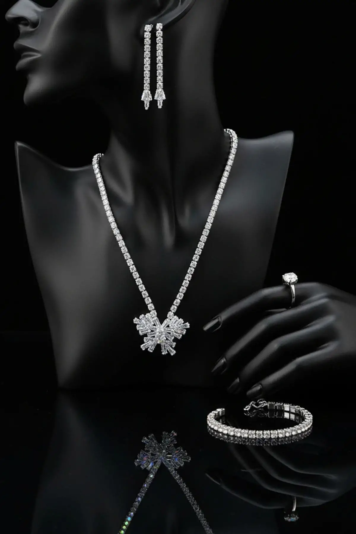 Gümüş Renk Taş Detaylı 4lü Abiye Set