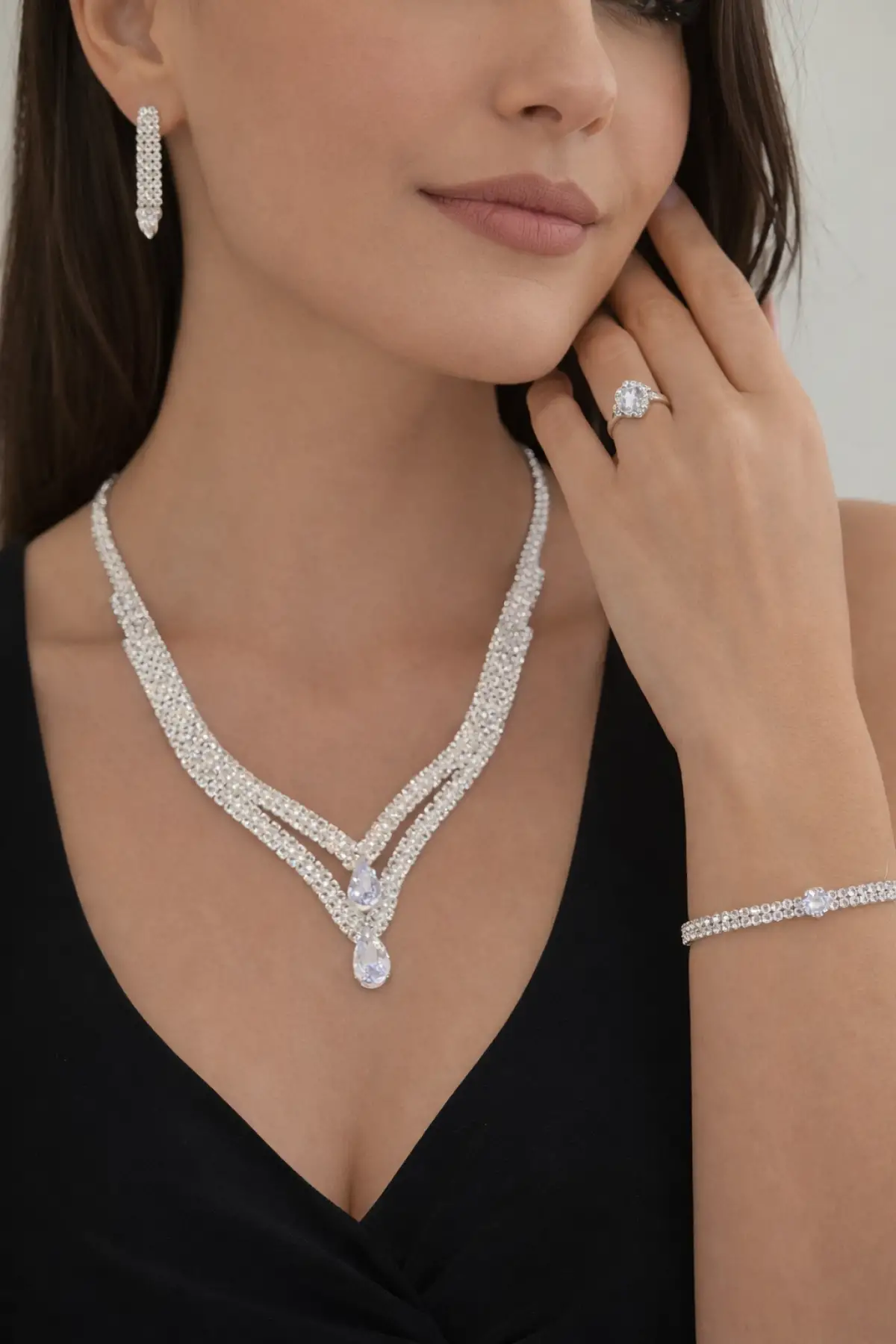 Gümüş Renk Taş Detaylı 4lü Abiye Set