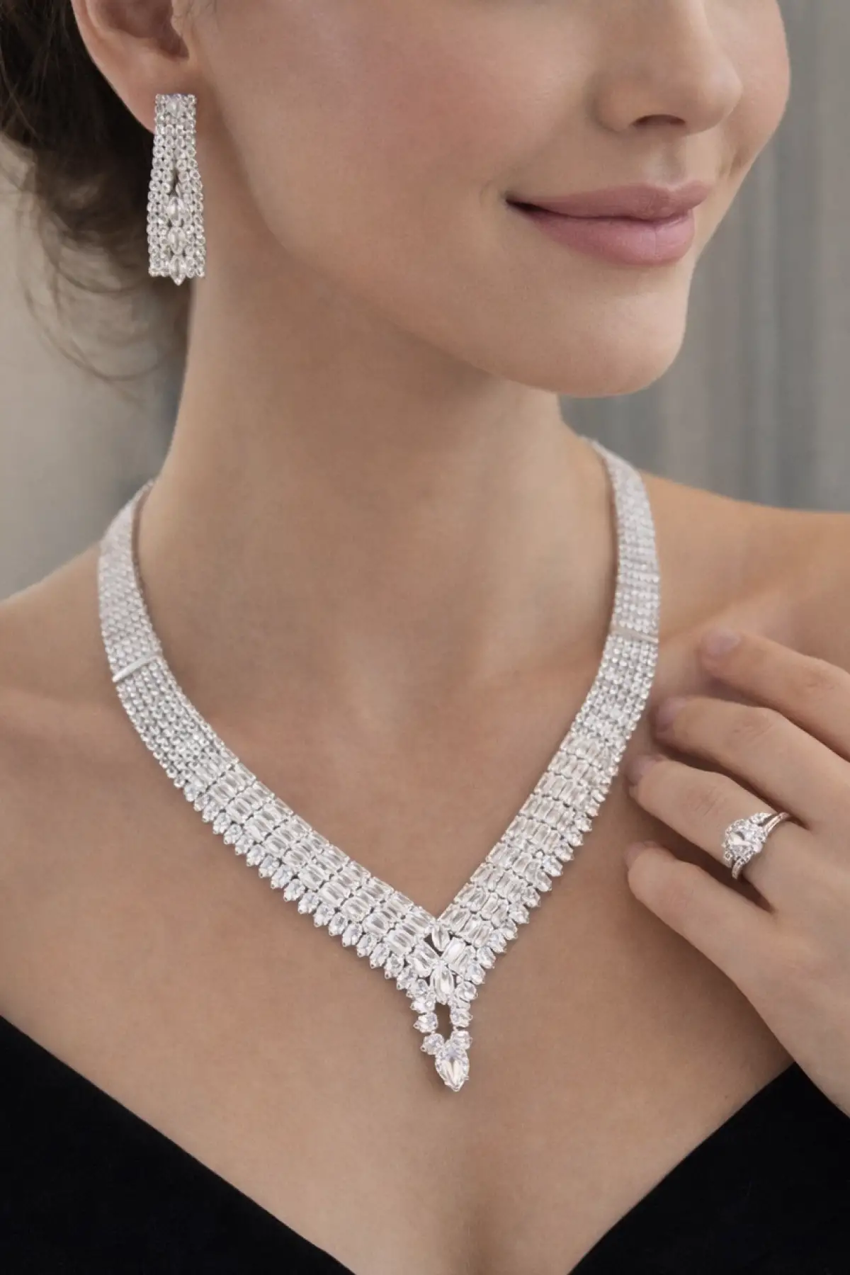 Gümüş Renk Taş Detaylı 4lü Abiye Set