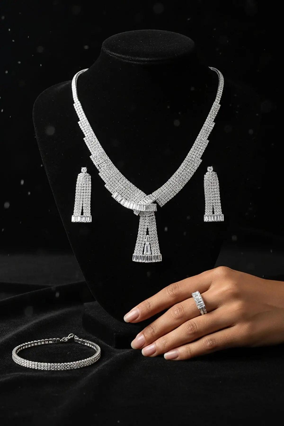 Gümüş Renk Taş Detaylı 4lü Abiye Set