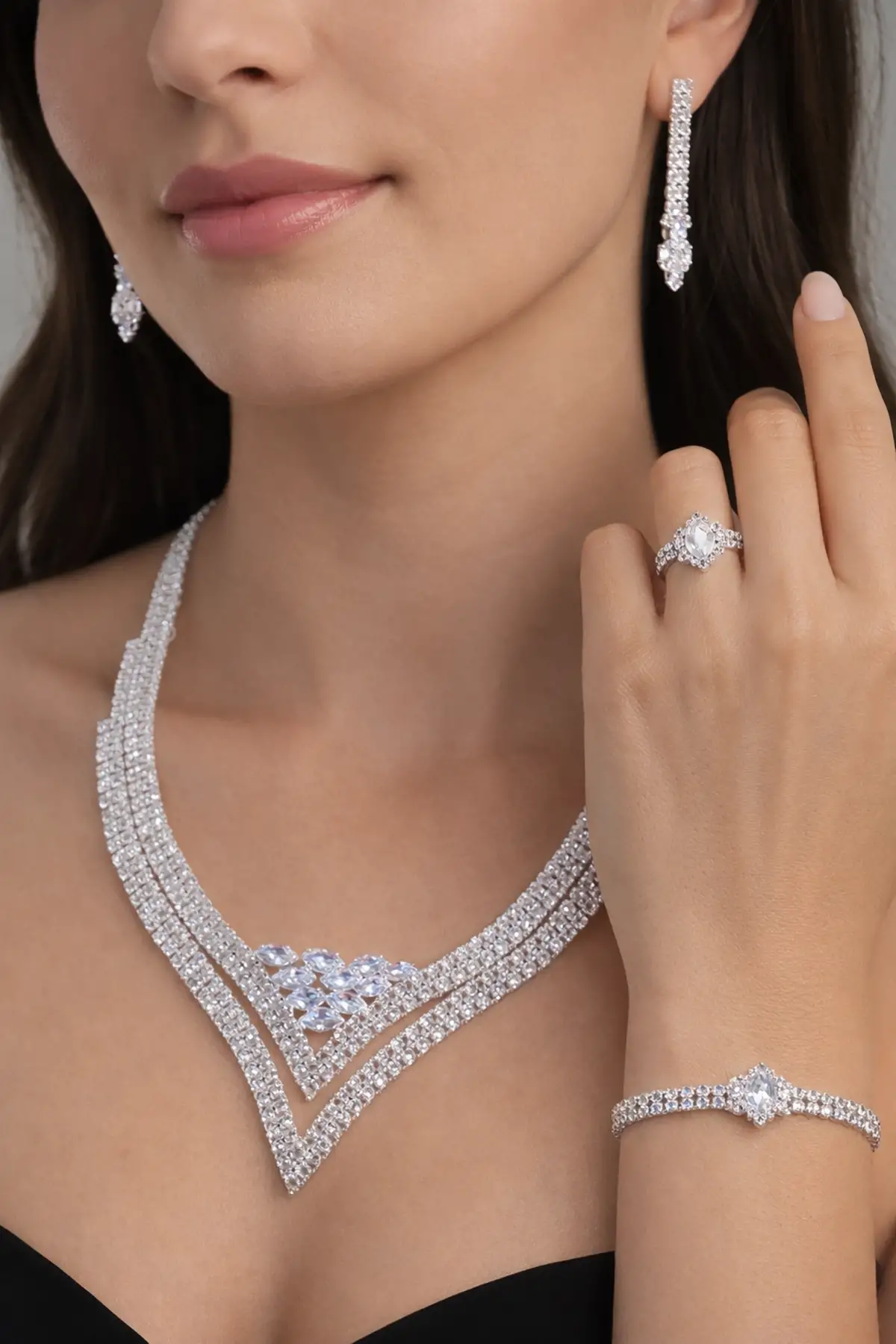 Gümüş Renk Taş Detaylı 4lü Abiye Set