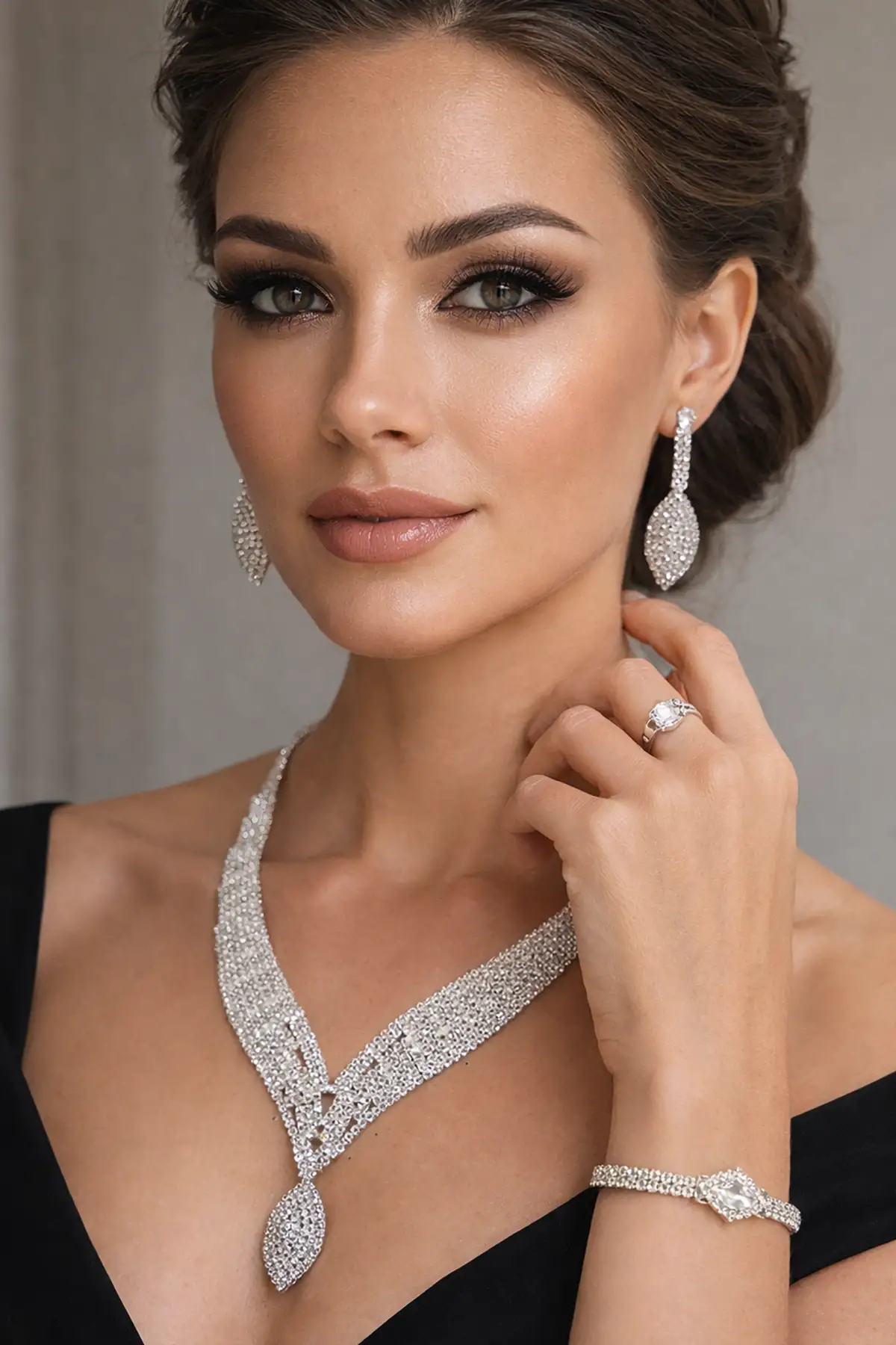 Gümüş Renk Taş Detaylı 4lü Abiye Set