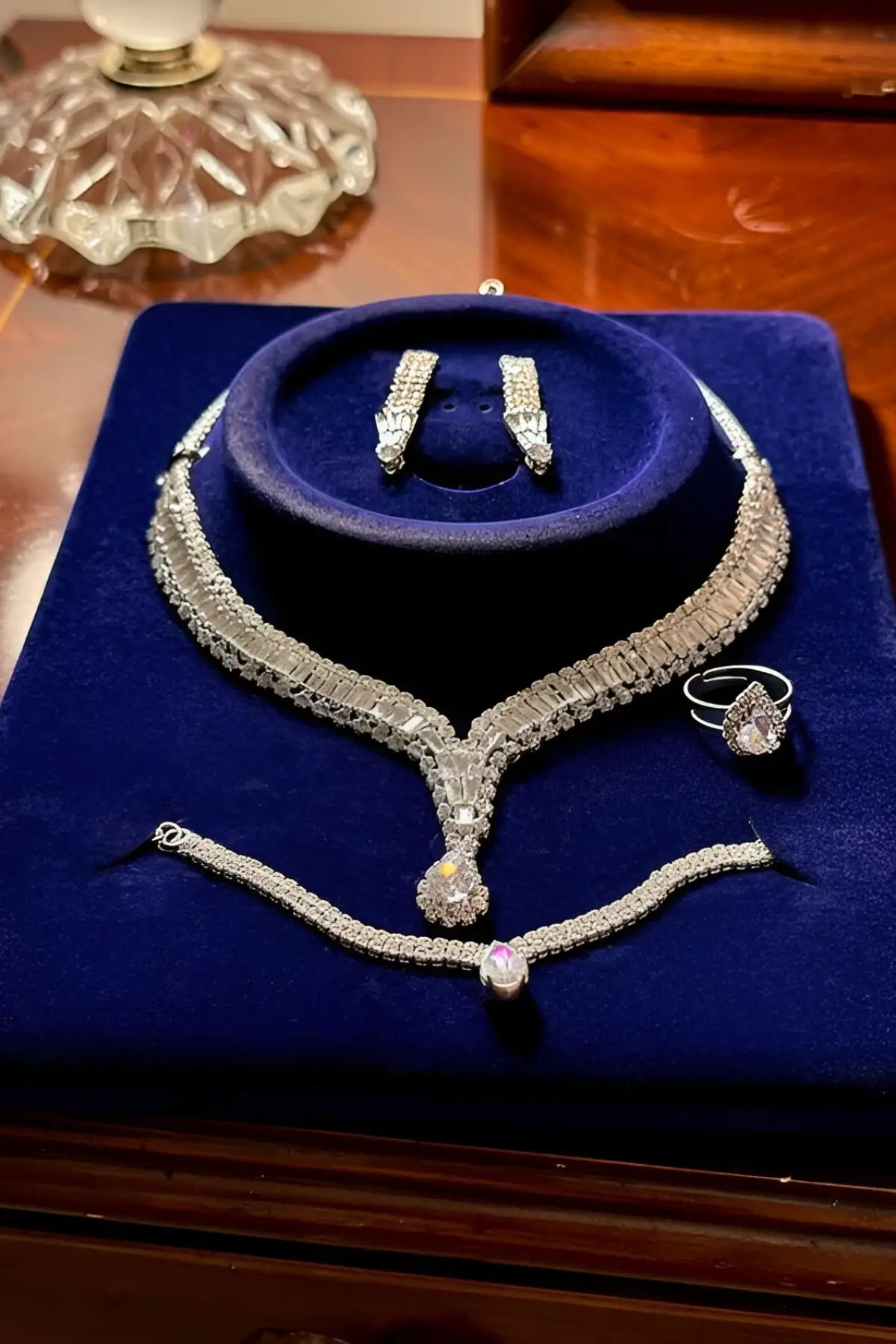 Gümüş Renk Taş Detaylı 4lü Abiye Set