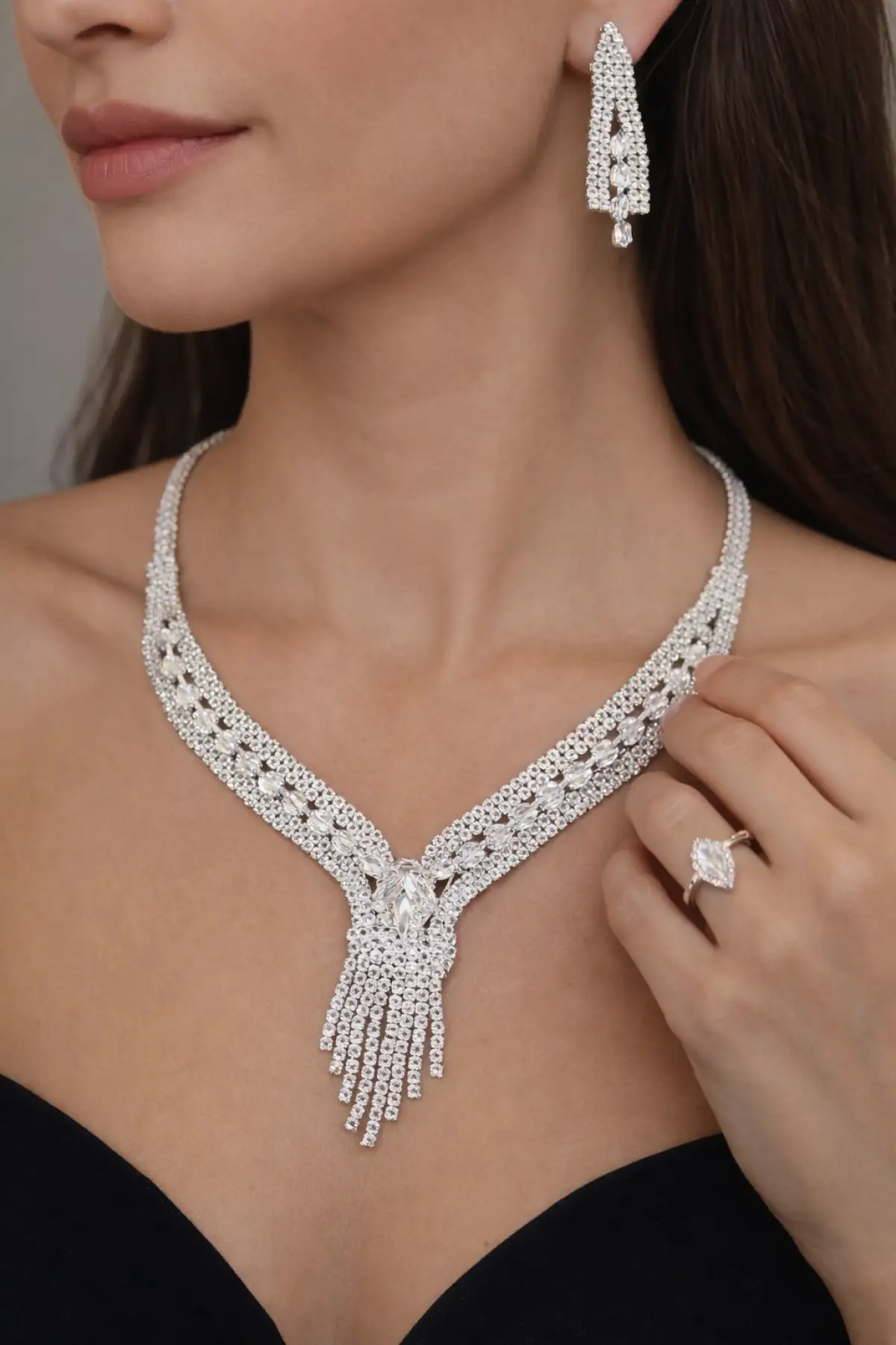 Gümüş Renk Taş Detaylı 4lü Abiye Set