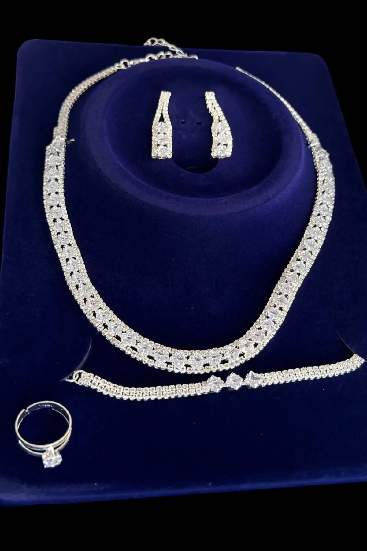 Gümüş Renk Taş Detaylı 4lü Abiye Set