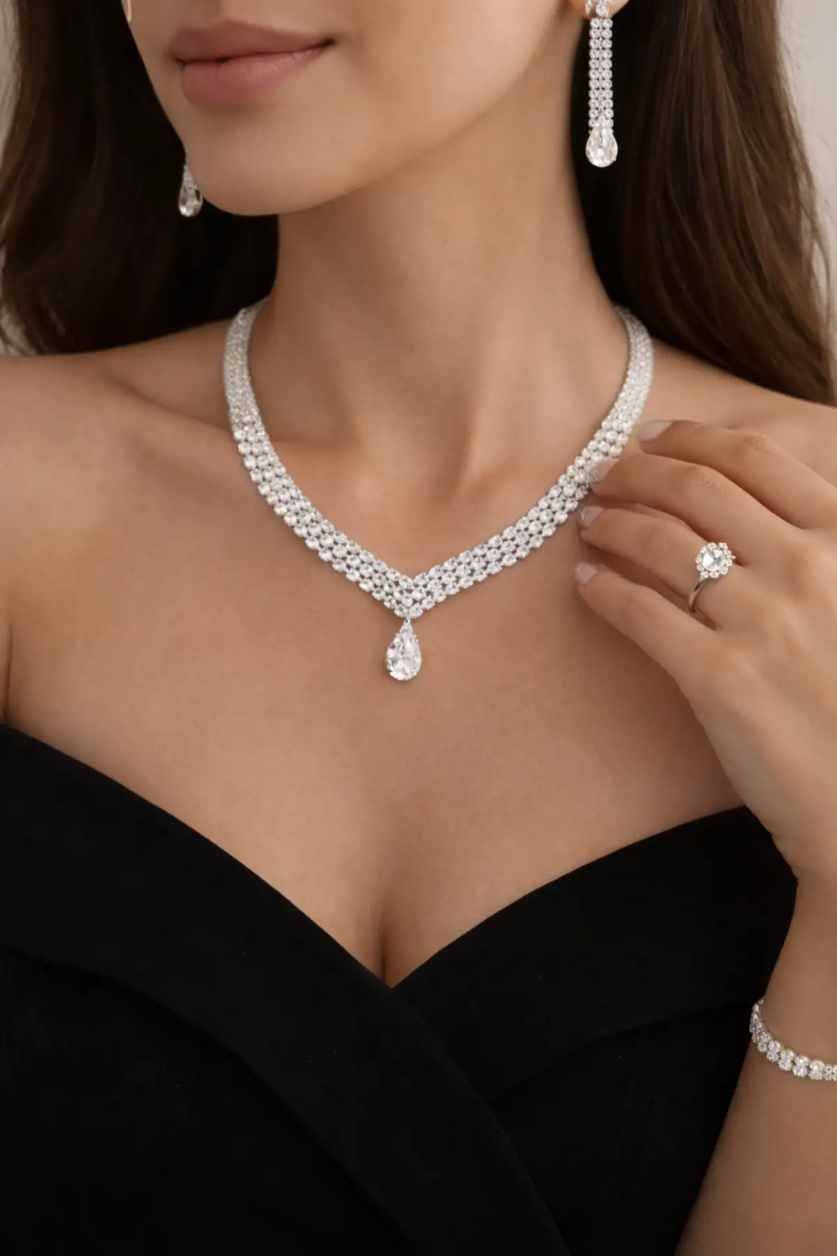 Gümüş Renk Taş Detaylı 4lü Abiye Set