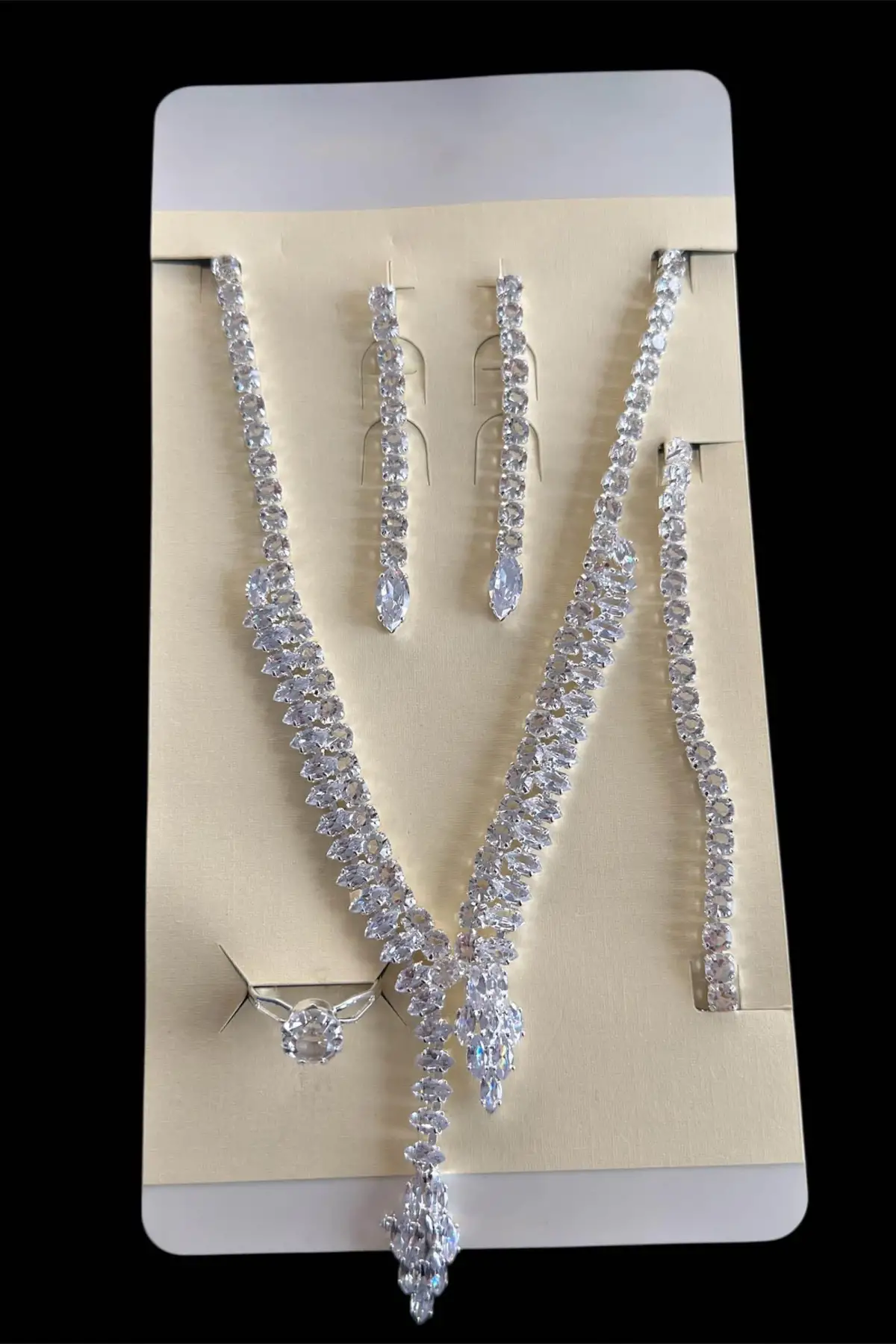 Gümüş Renk Taş Detaylı 4lü Abiye Set