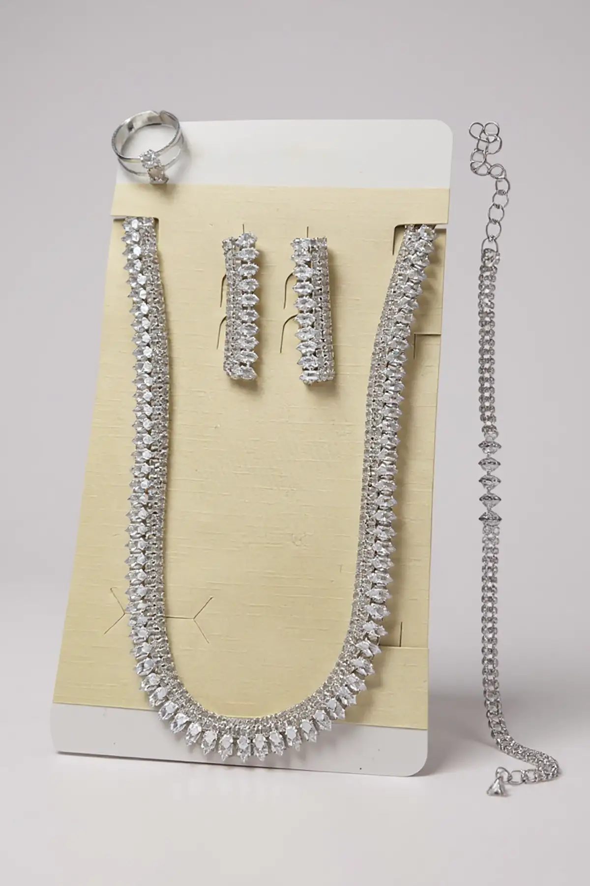 Gümüş Renk Taş Detaylı 4lü Abiye Set