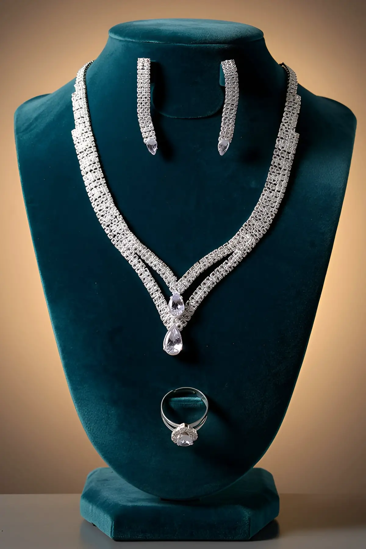 Gümüş Renk Taş Detaylı 4lü Abiye Set