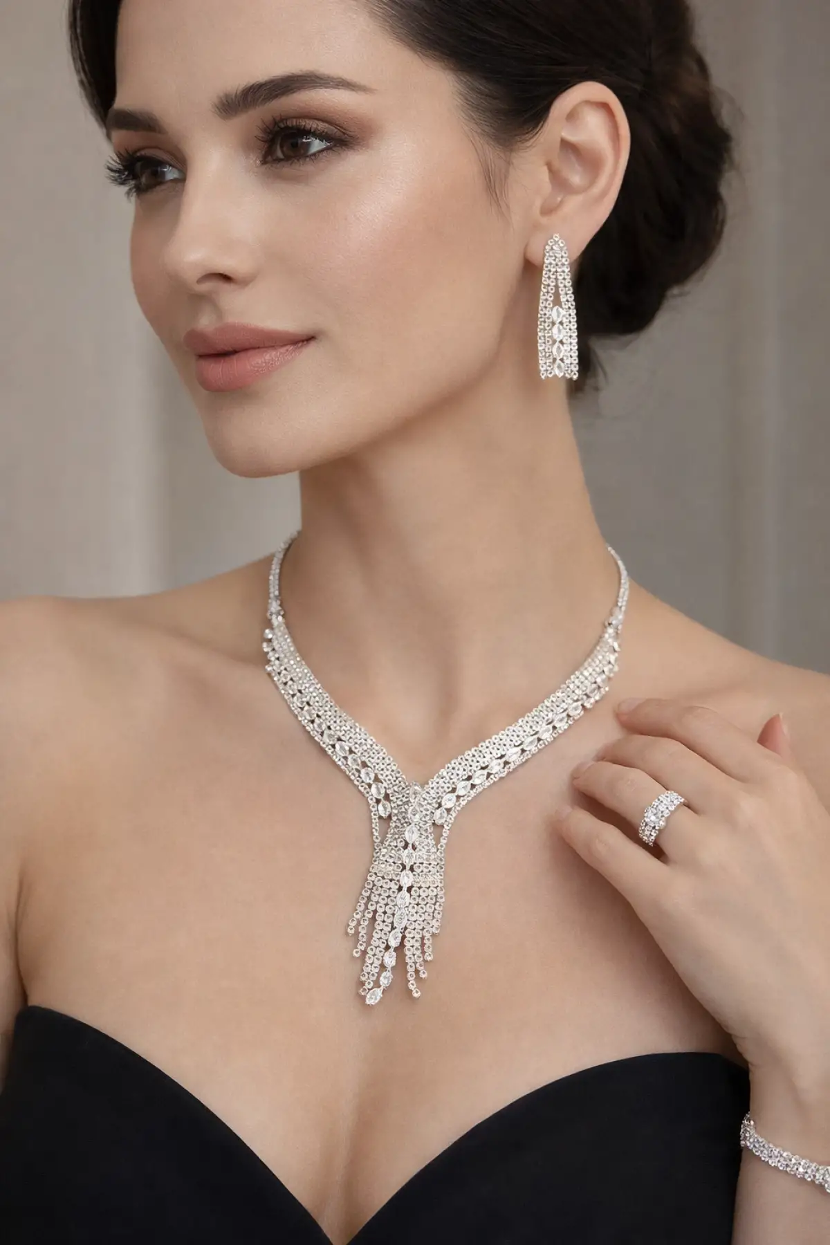 Gümüş Renk Taş Detaylı 4lü Abiye Set