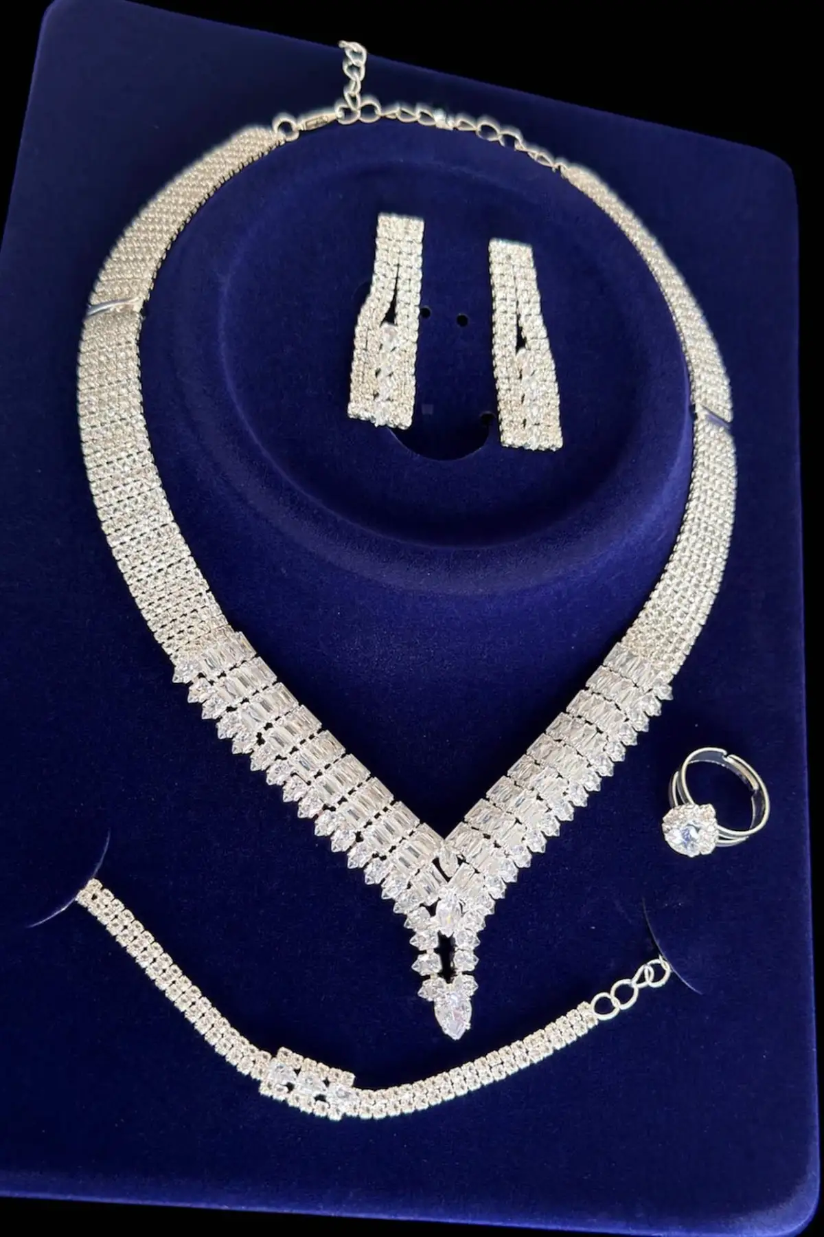 Gümüş Renk Taş Detaylı 4lü Abiye Set