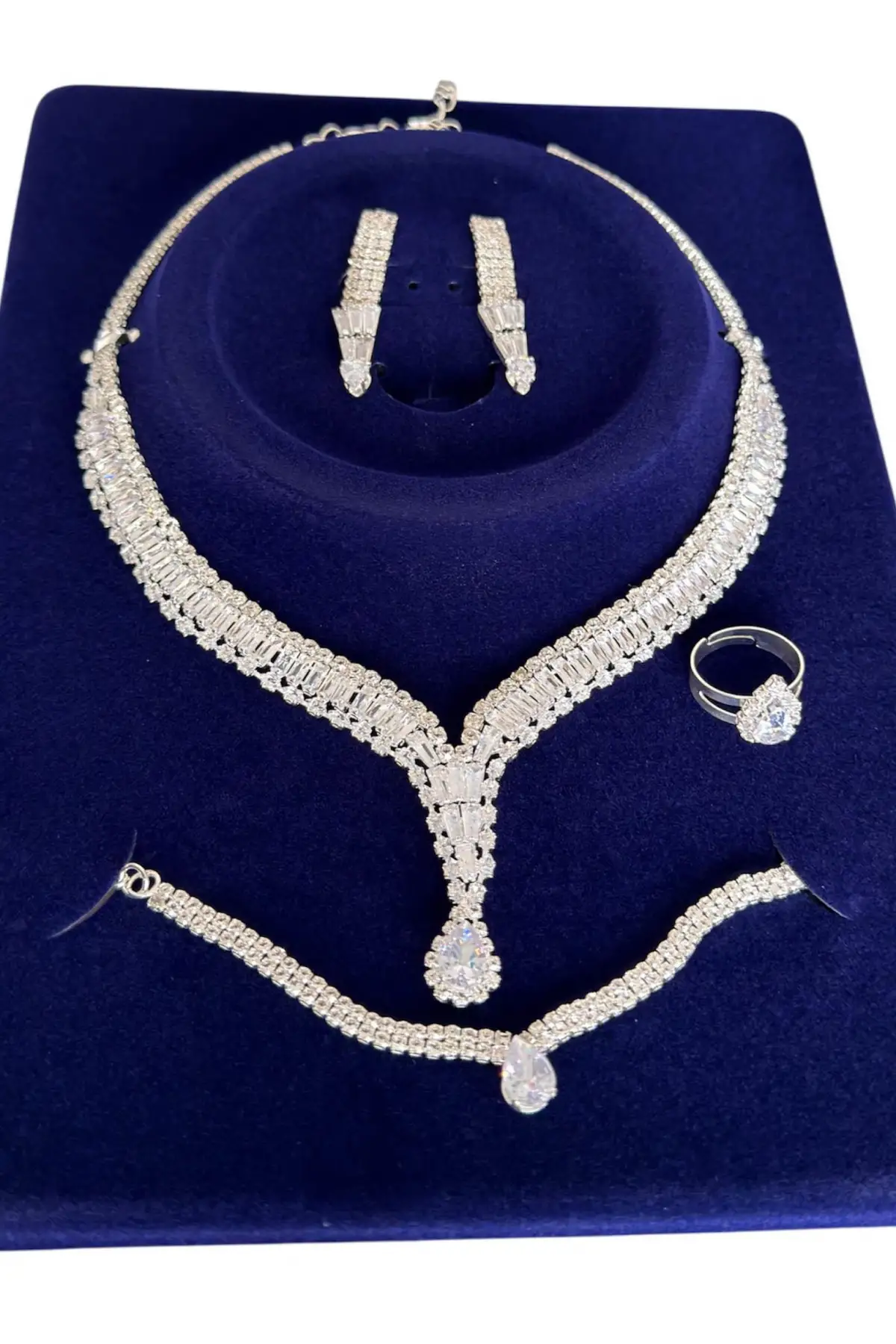 Gümüş Renk Taş Detaylı 4lü Abiye Set