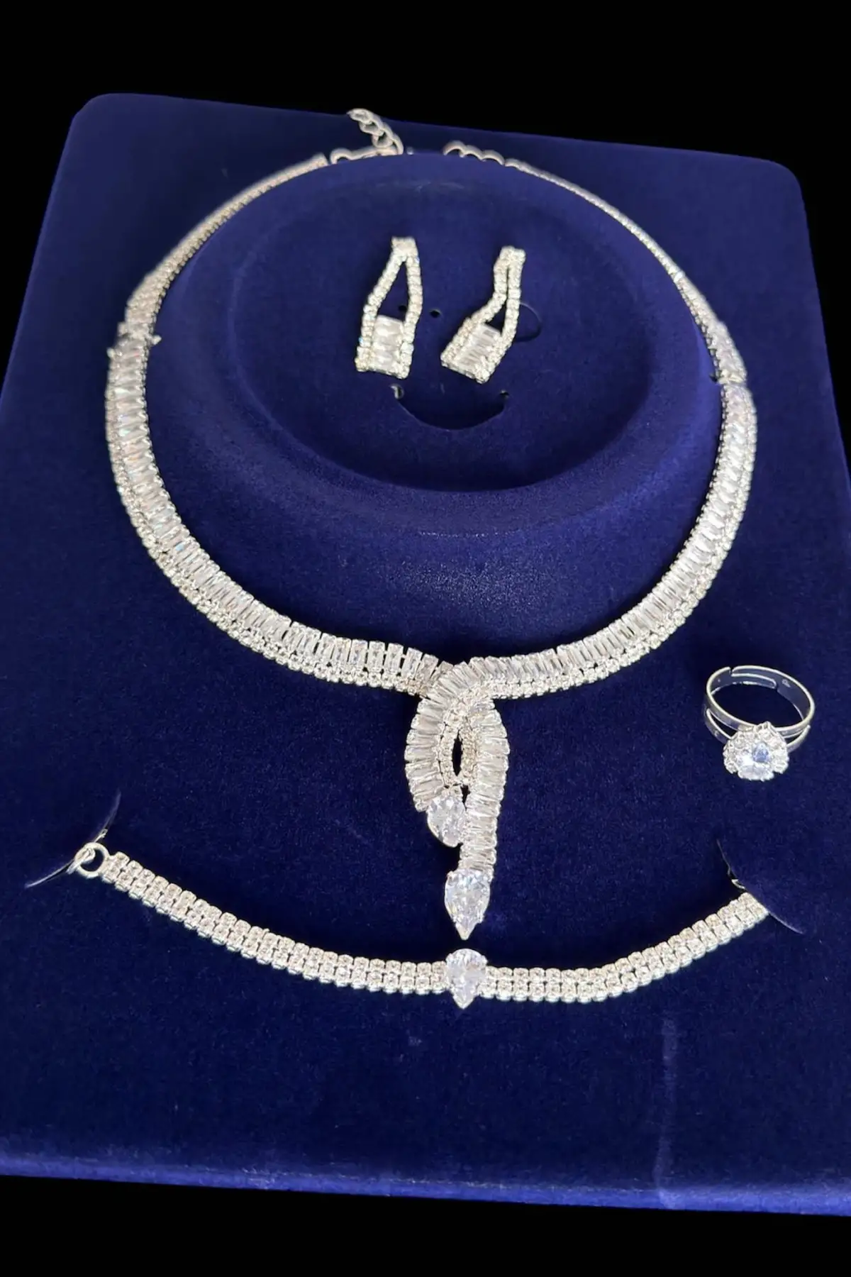 Gümüş Renk Taş Detaylı 4lü Abiye Set