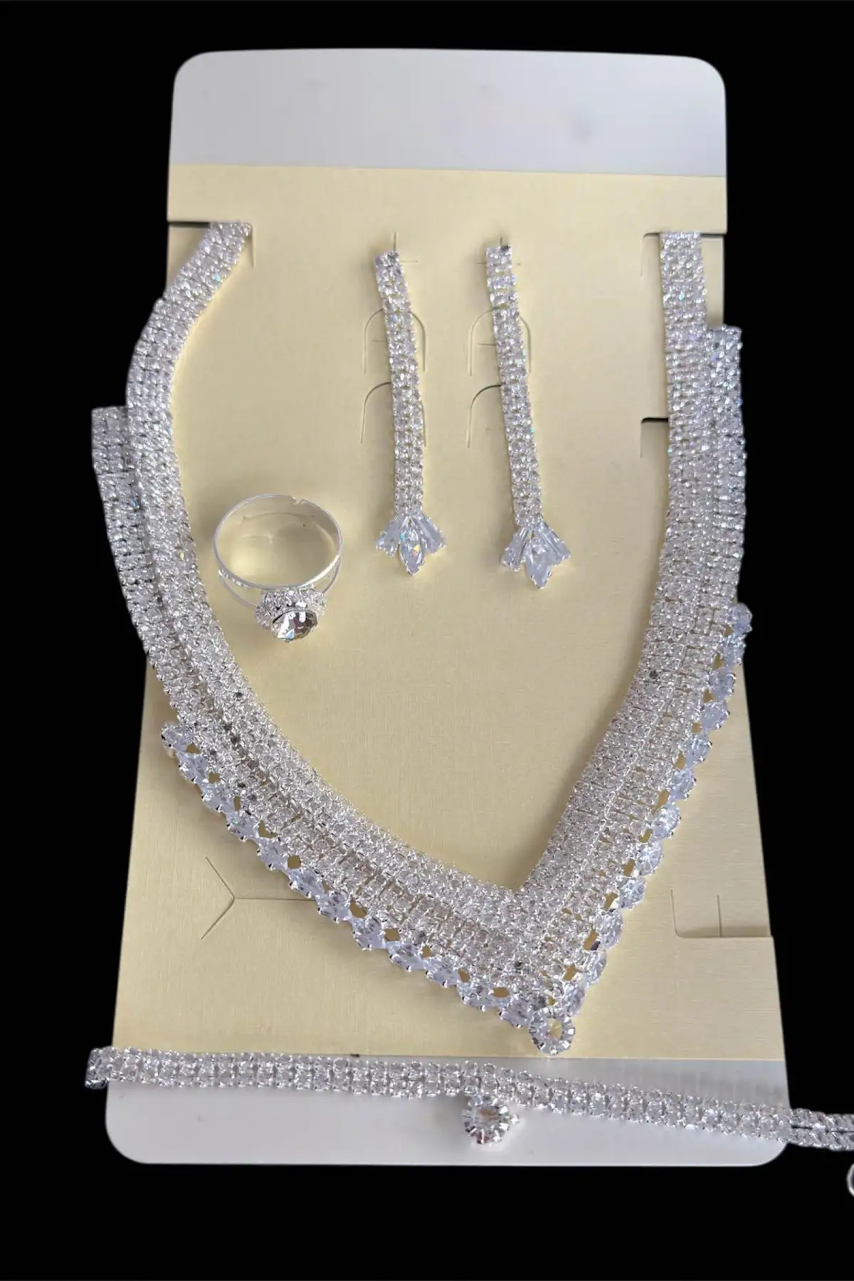 Gümüş Renk Taş Detaylı 4lü Abiye Set