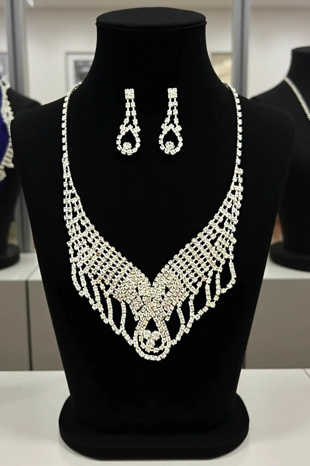 Gümüş Renk Taş Detaylı Abiye Set