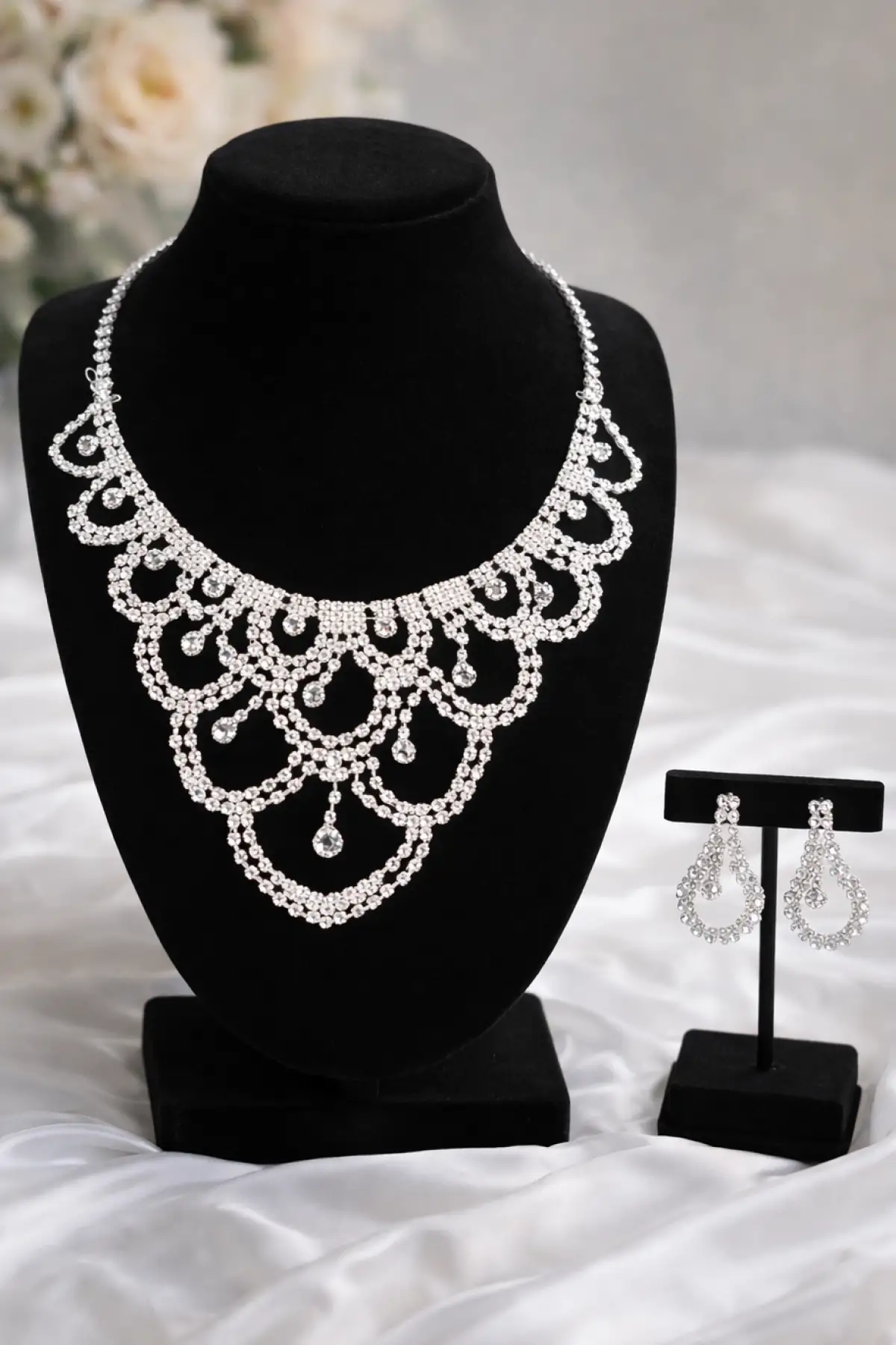 Gümüş Renk Taş Detaylı Abiye Set