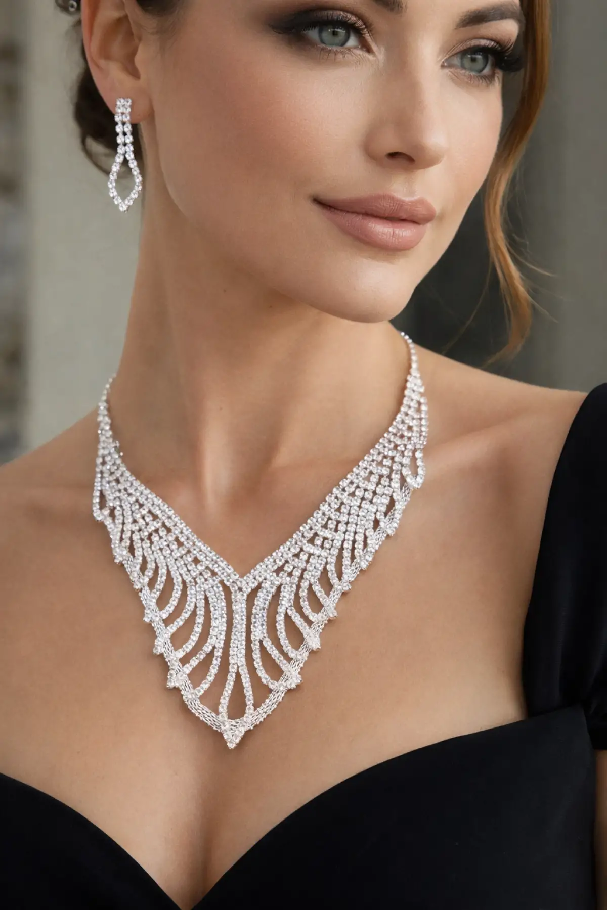 Gümüş Renk Taş Detaylı Abiye Set